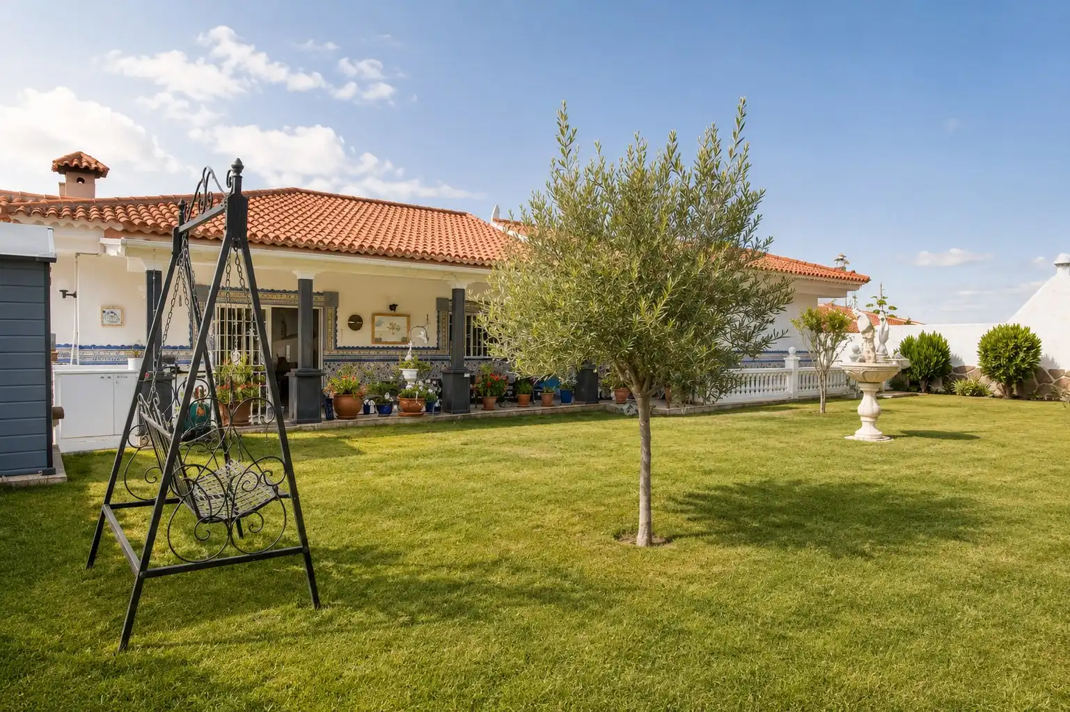 Vrijstaande villa met ruime tuin en open uitzicht in Valle San Lorenzo foto 25