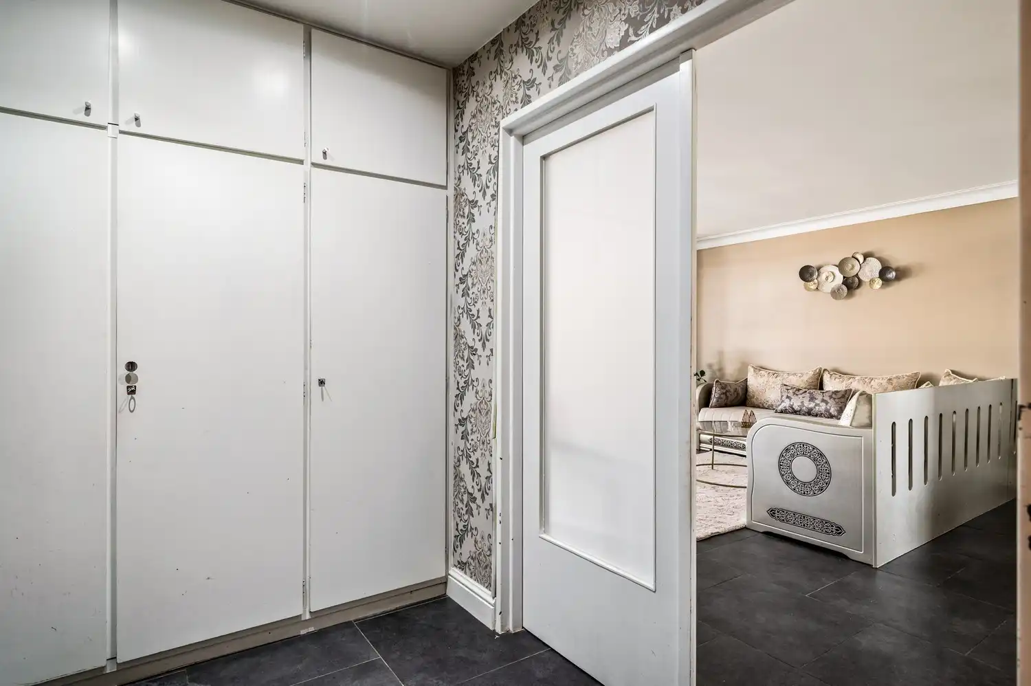 Ruim hoekappartement met veel lichtinval en autostaanplaats! foto 9