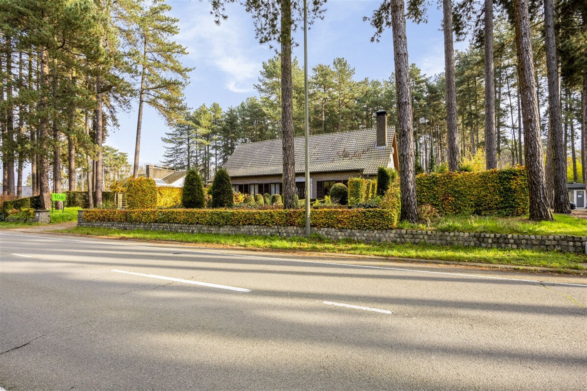 Gerenoveerde energiegunstige grootse villa in een groene residentiële villawijk  foto 3