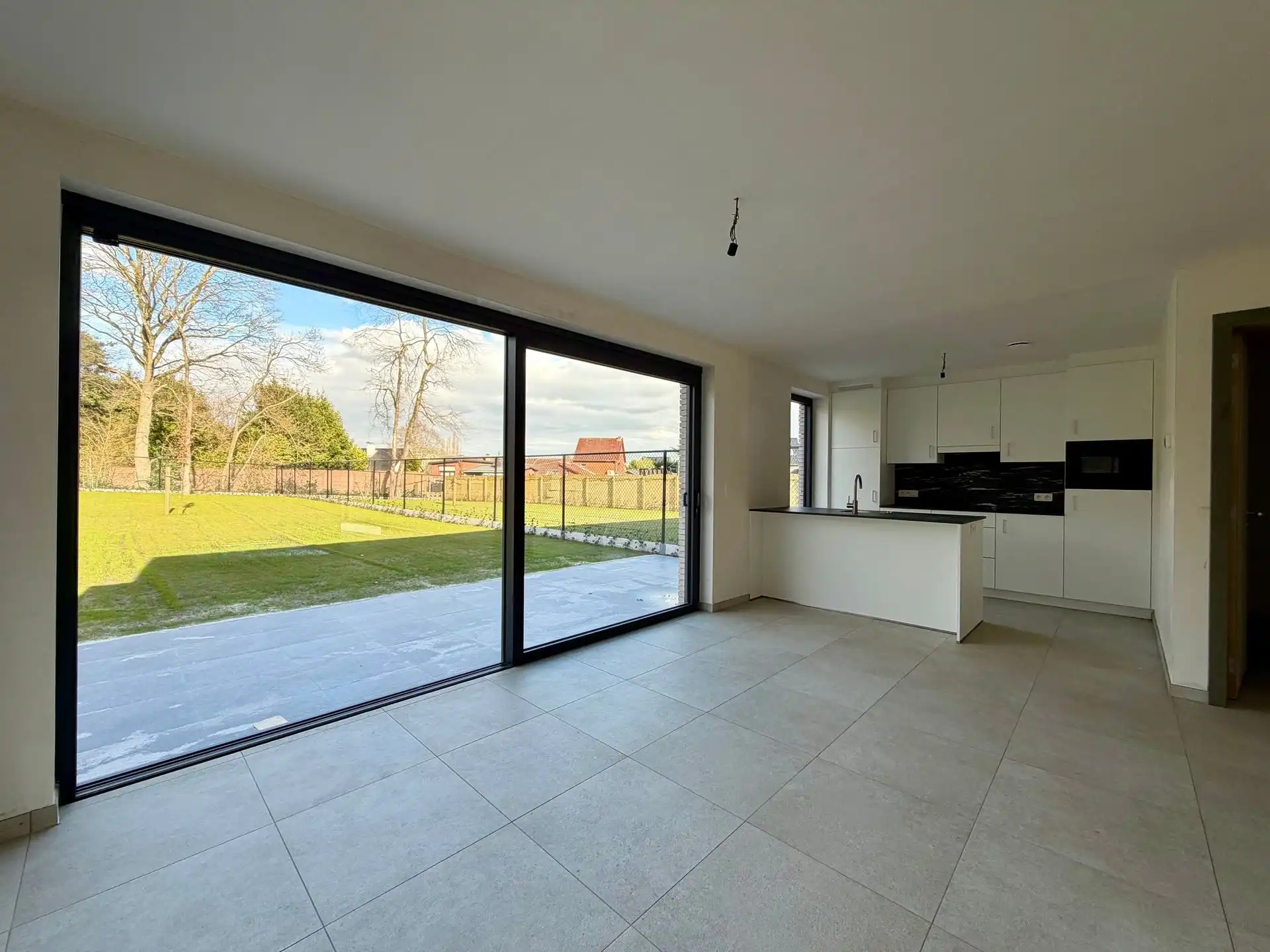 Nieuwbouwwoningen - instapklaar, energiezuinig, prachtige ligging en 3 slaapkamers foto 5