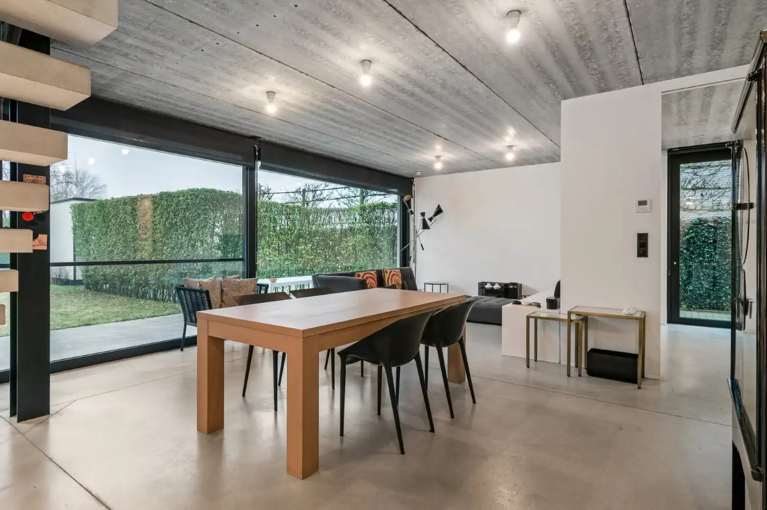 RECENTE HANDELSWONING OP COMMERCIELE LIGGING! foto 7