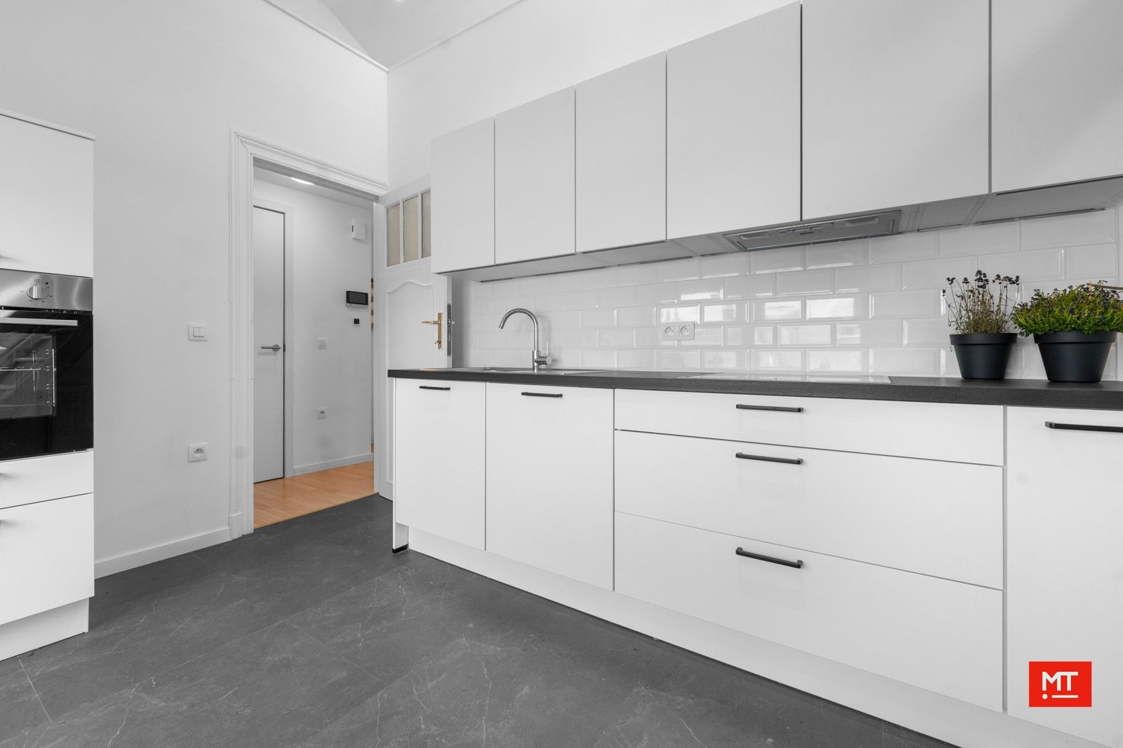 Gerenoveerd appartement op minder dan 100m van De Leet in Ieper foto 5