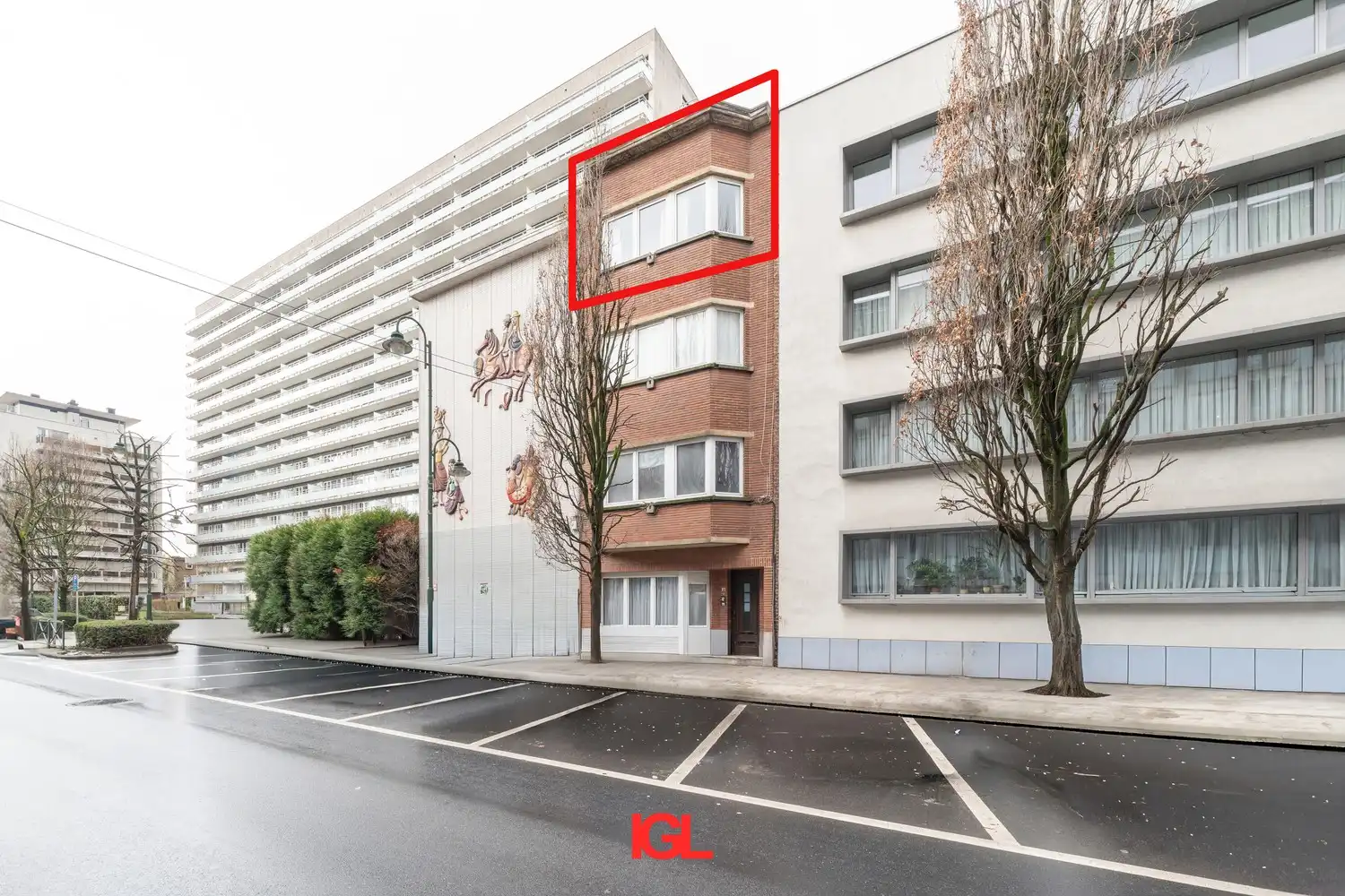 Lumineus appartement met 2 slaapkamers en terras te centrum Molenbeek foto {{pictureIndex}}