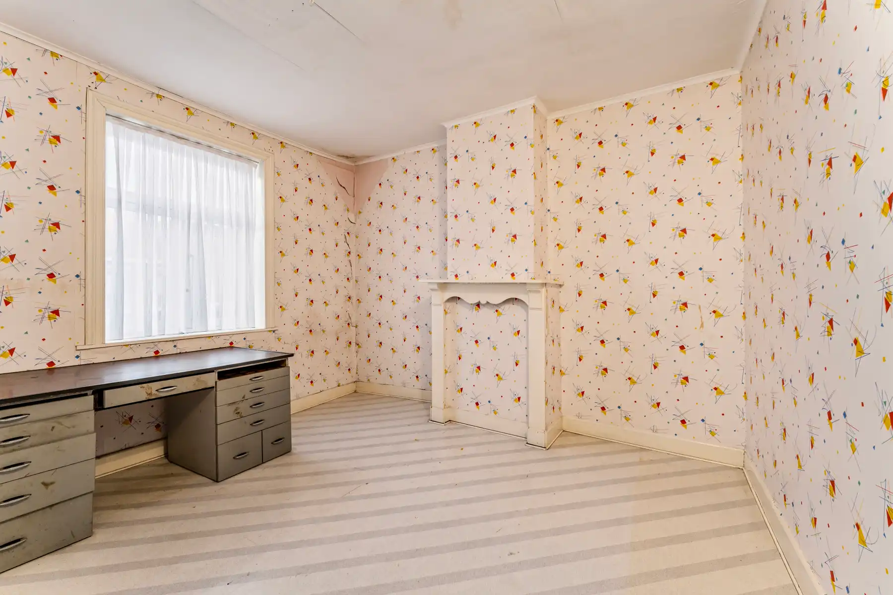 Centraal gelegen te renoveren woning met tuin foto 9