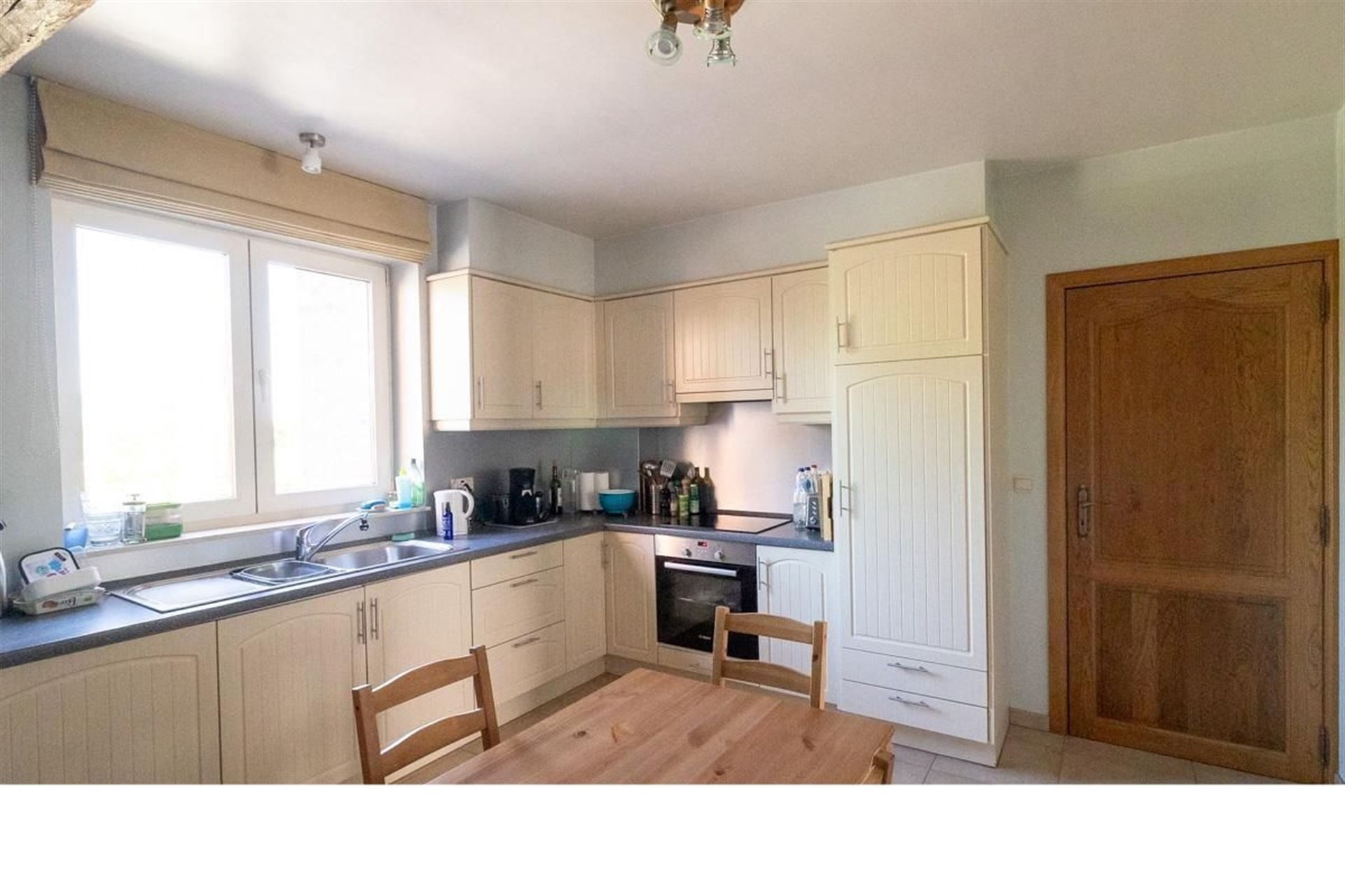 Gelijkvloers handelspand met bovenliggend appartement foto 11