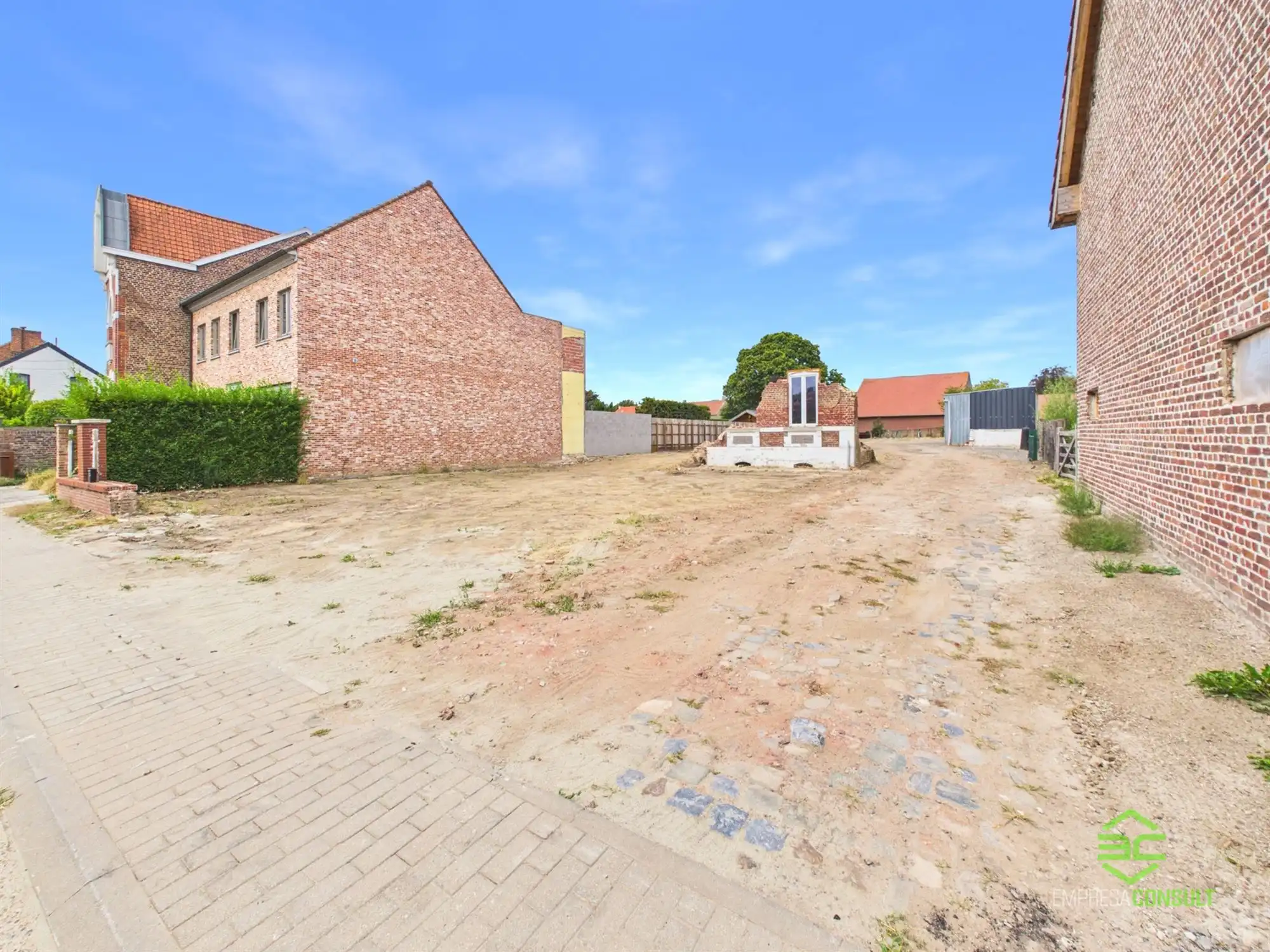 Prachtig gelegen grond voor HOB in Attenhoven! foto {{pictureIndex}}