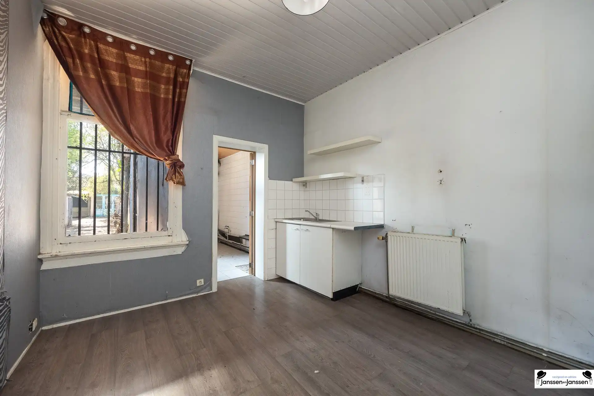 Te koop: Opbrengsteigendom op centrale locatie in Merksem! foto 4