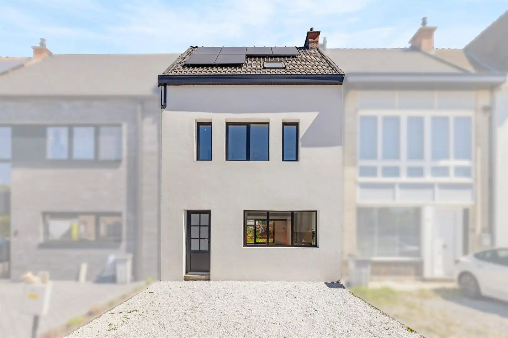 Totaal gerenoveerde en energiezuinige woning  foto {{pictureIndex}}