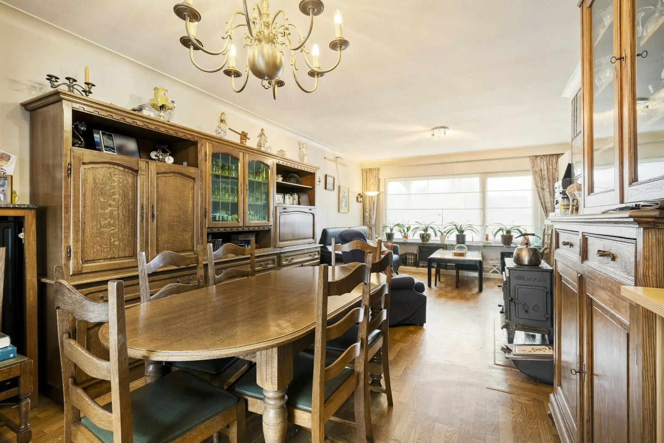 Ruime halfopen woning met 4 slaapkamers op 558m² te Veurne. foto 15