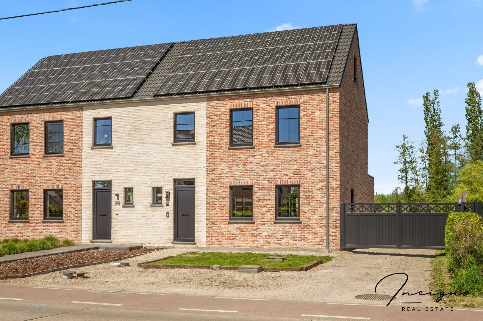 Recente stijlvolle BEN woning op een perceel van +- 15a foto {{pictureIndex}}