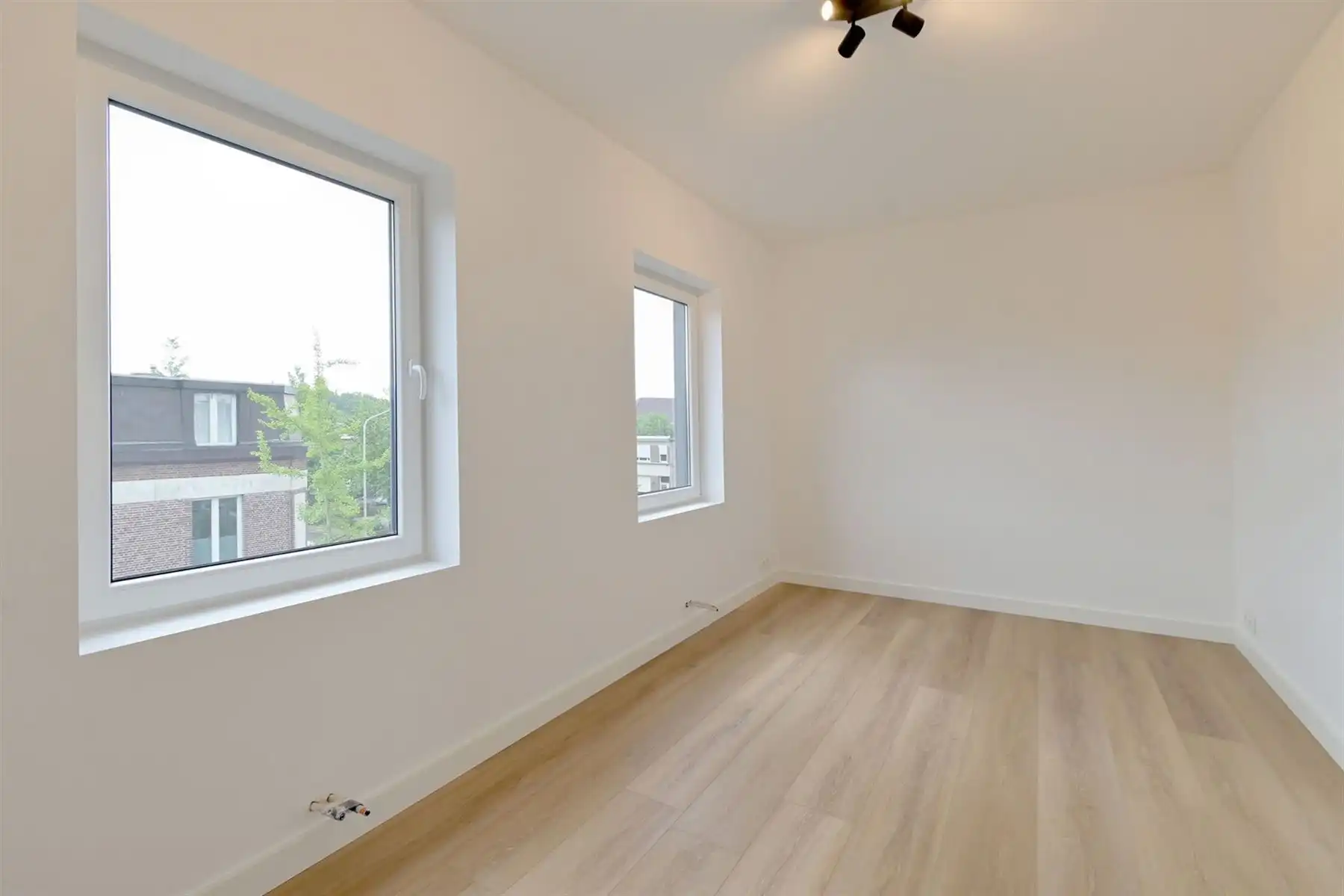 Gerenoveerde woning met 3 slaapkamers te Berchem! foto 9