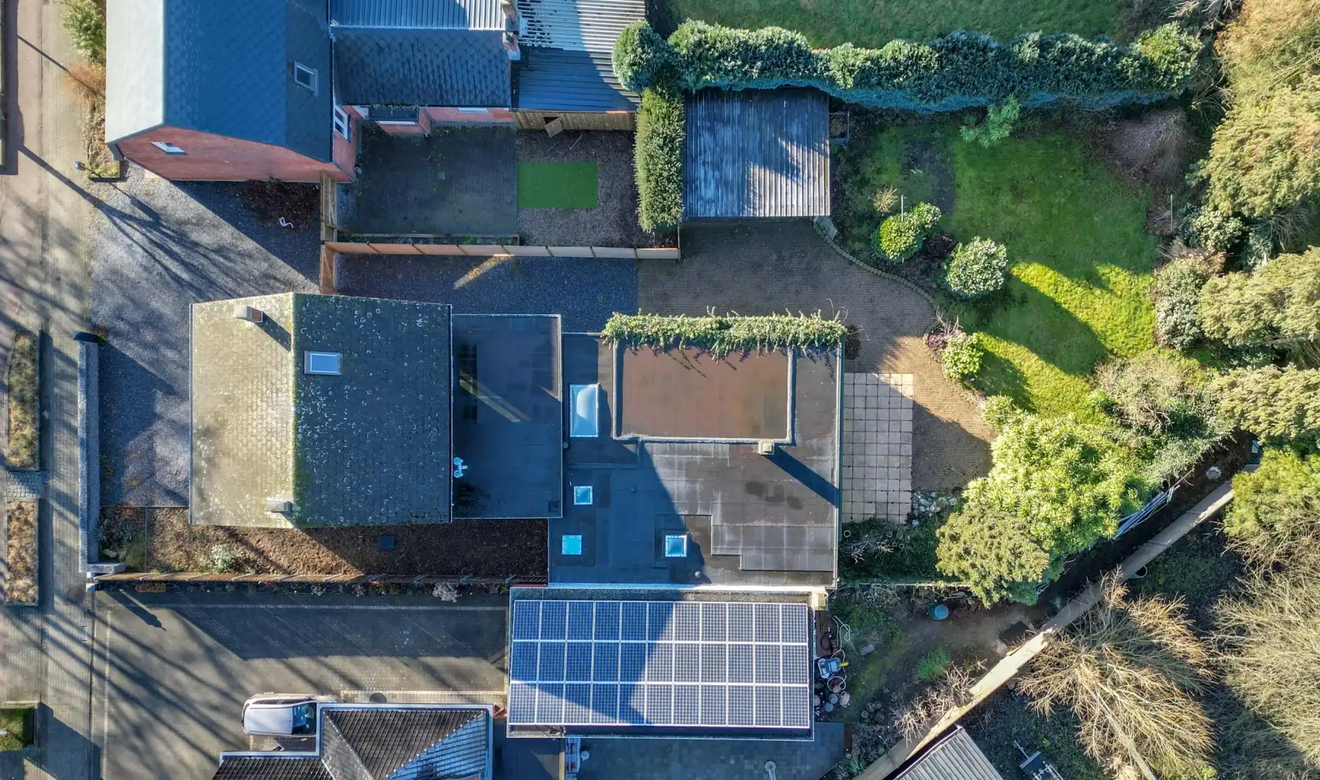 Veelzijdige vrijstaande woning met extra appartement foto 20