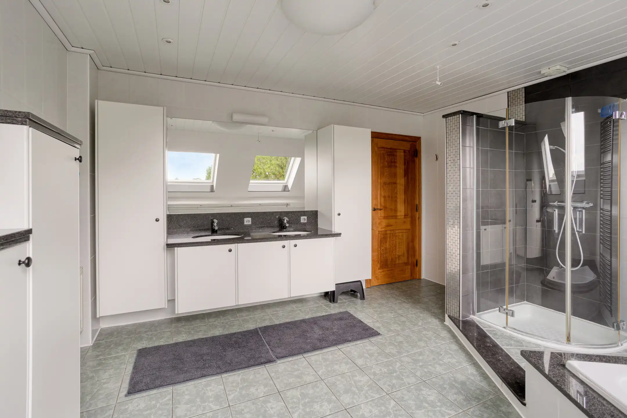 TOP onderhouden villa op uitzonderlijk perceel foto 21