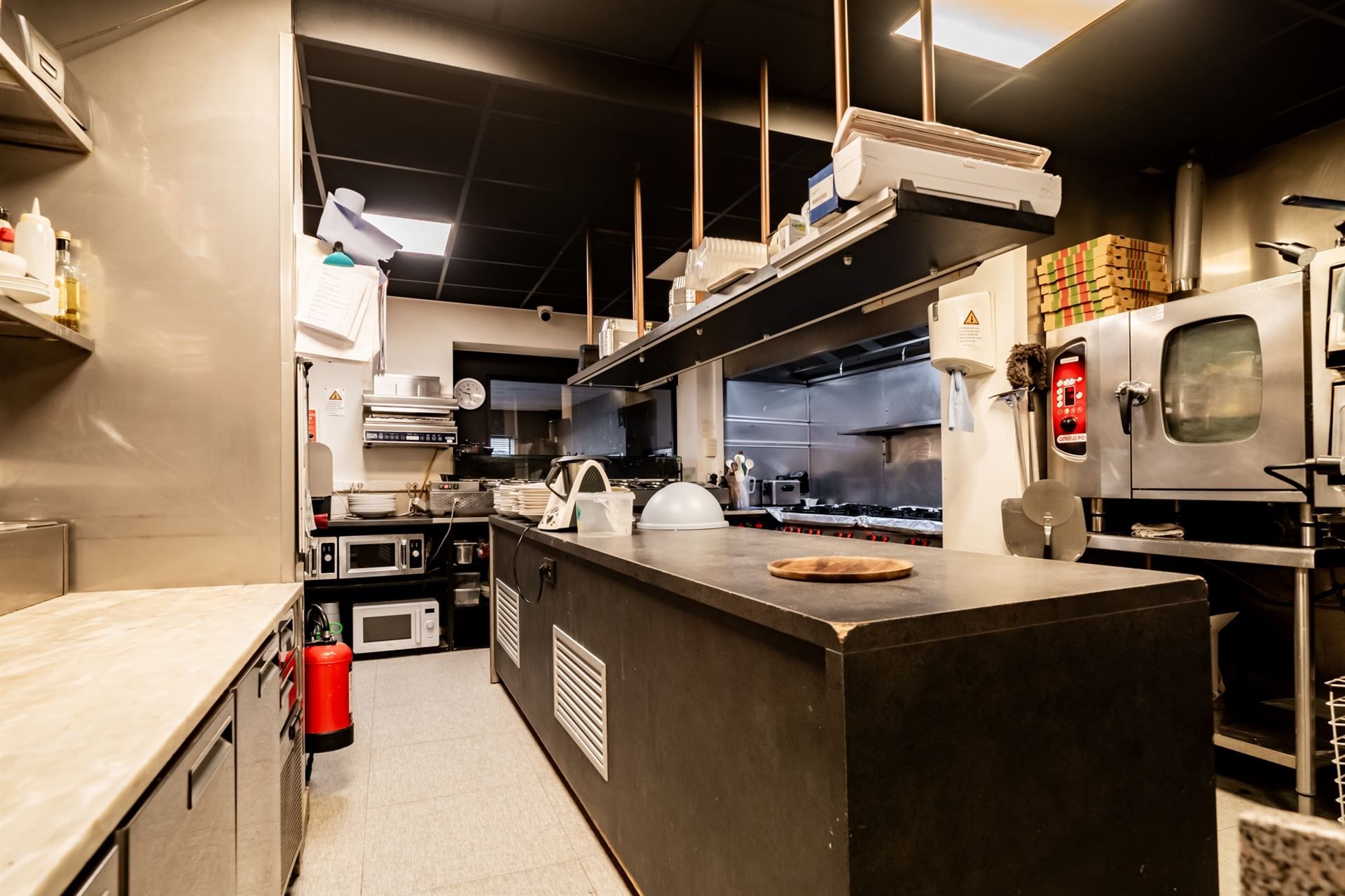GEMENGD OPBRENGSTEIGENDOM MET HORECA - APPARTEMENTEN EN BUSINESSFLATS foto 24