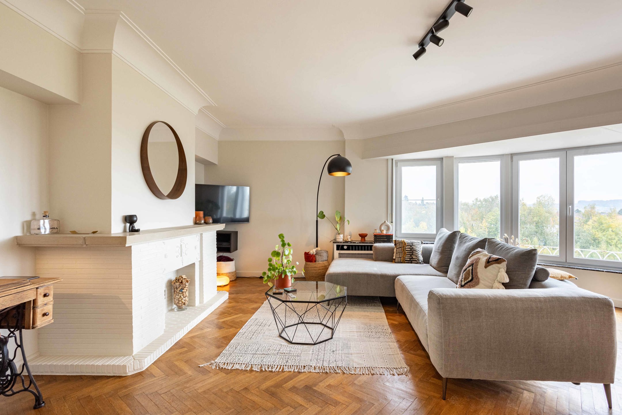 Lichtrijk appartement te koop in centrum Ronse foto 2