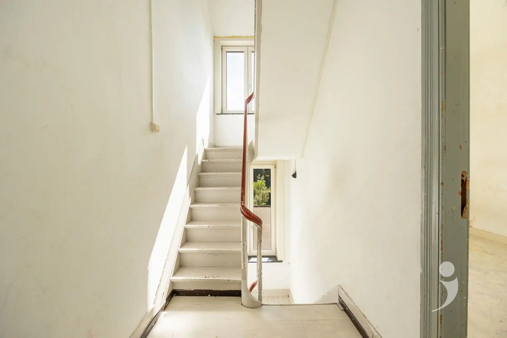 Op te frissen rijwoning met veel karakter (en garage) foto 15