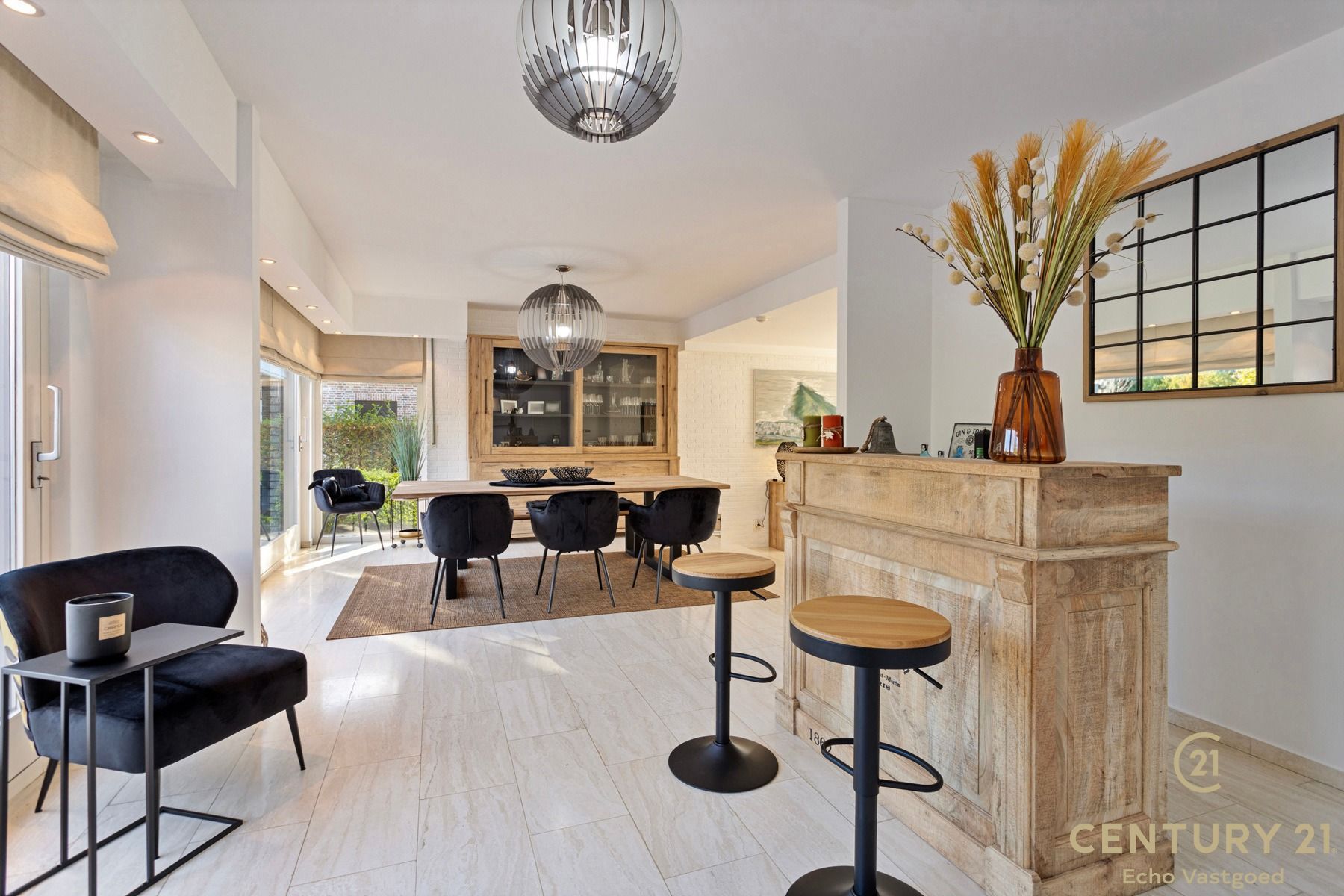 Ruime, gerenoveerde villa met fraaie tuin op ca 2420m² foto 11