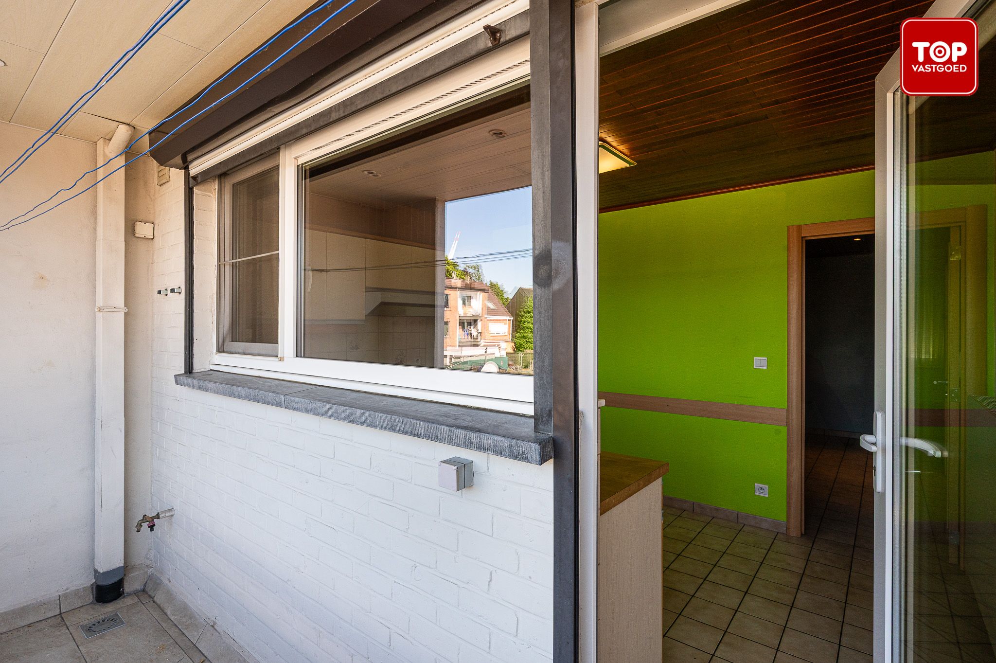 Instapklaar 2-slaapkamer appartement met terras en garage. foto 19