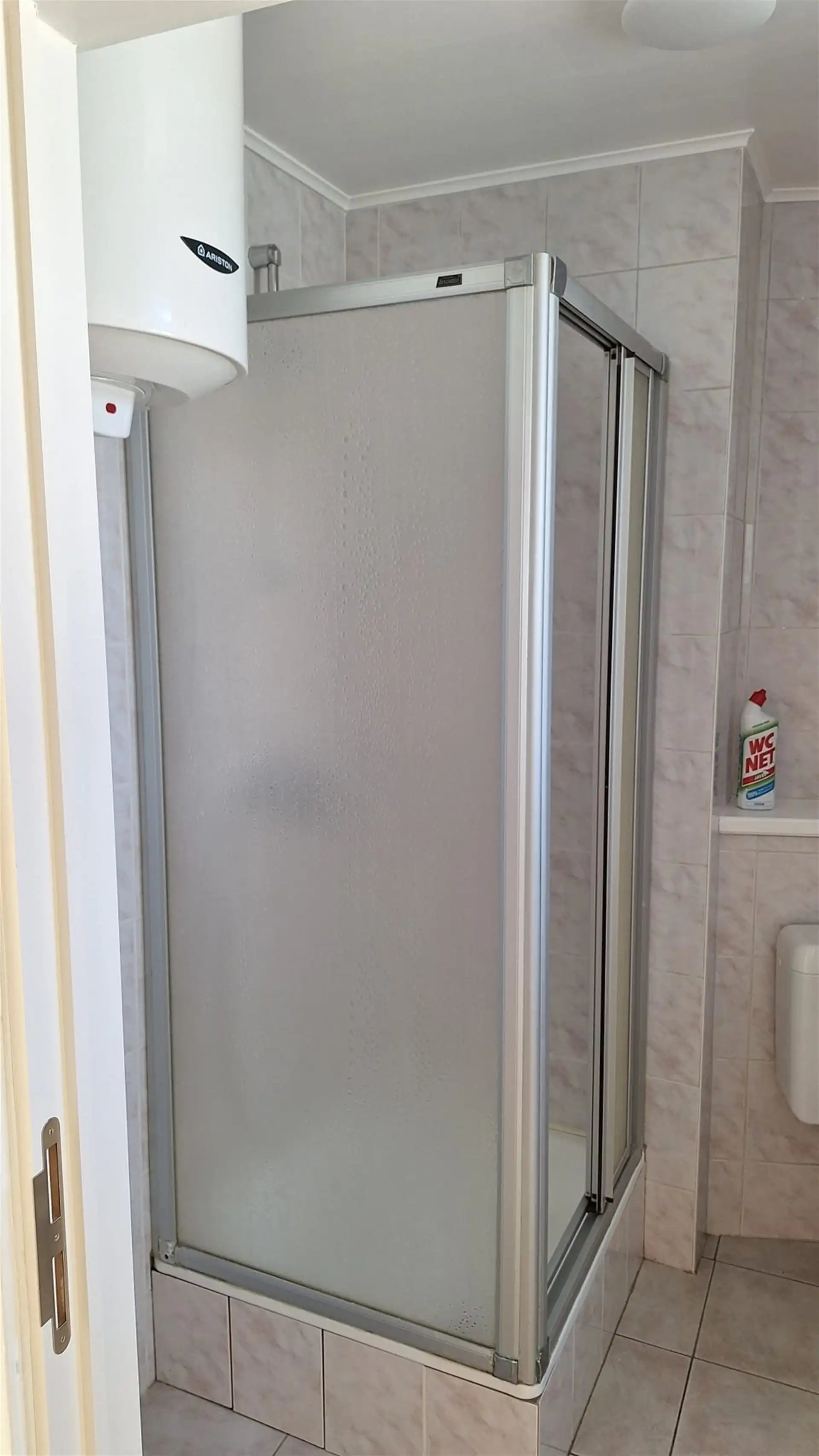 Eén-slaapkamerappartement in centrum van Wetteren foto 11