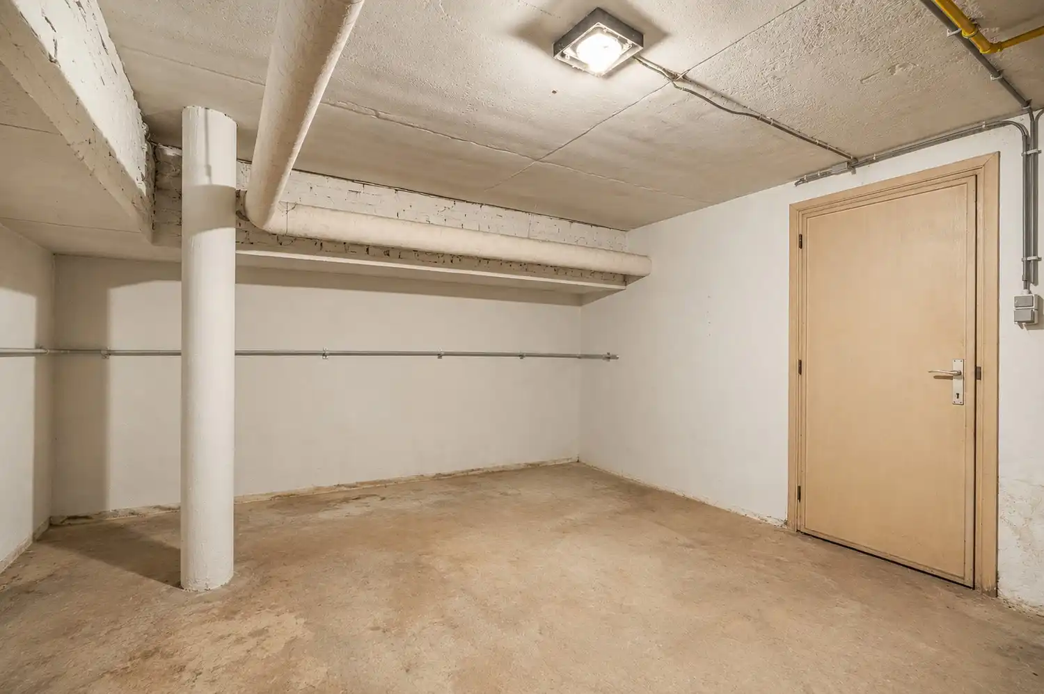 Verrassend ruime villa met 5 slaapkamers, praktijkruimte, zwembad en eindeloze mogelijkheden foto 29