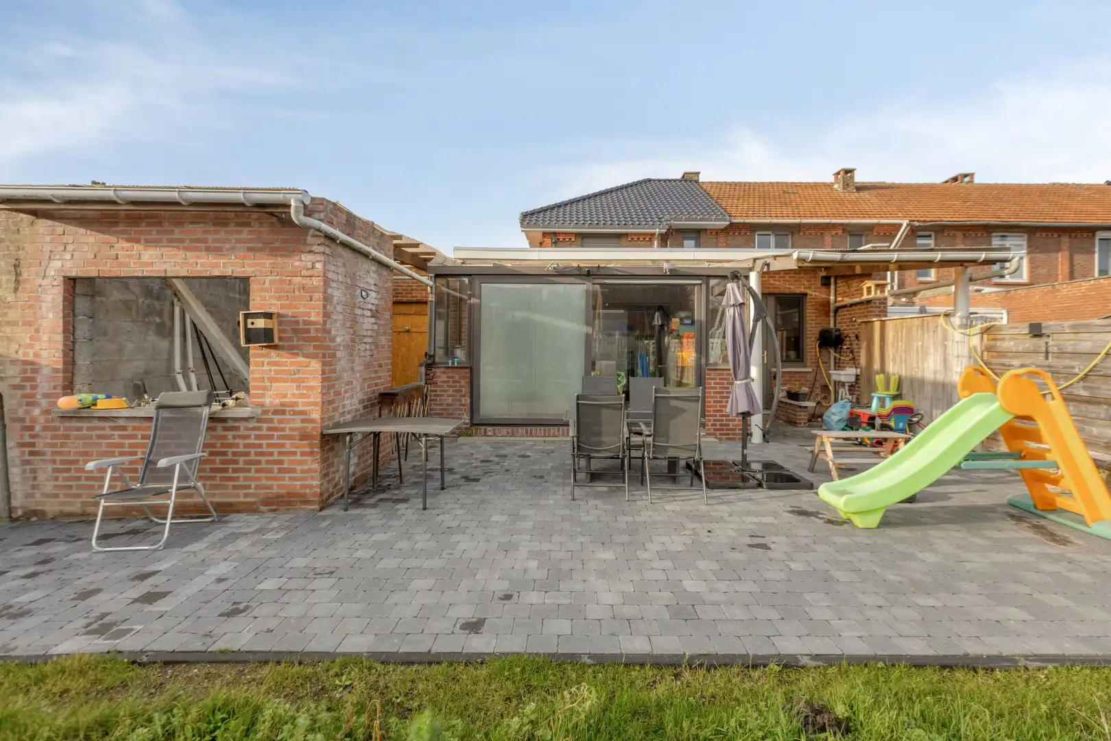 Gerenoveerde woning met 4 slaapkamers gelegen kortbij het centrum foto 26