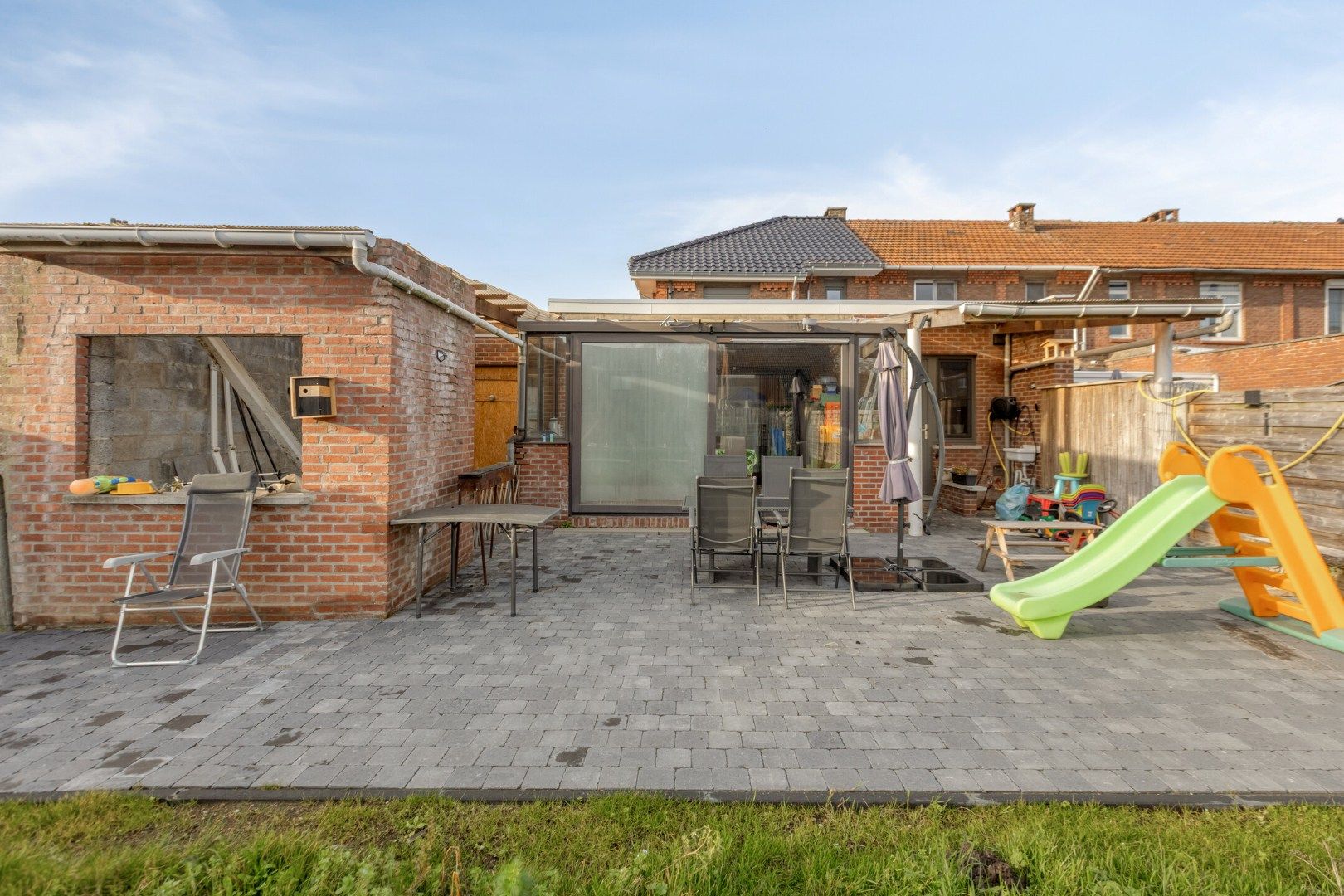 Gerenoveerde woning met 4 slaapkamers gelegen kortbij het centrum foto 26