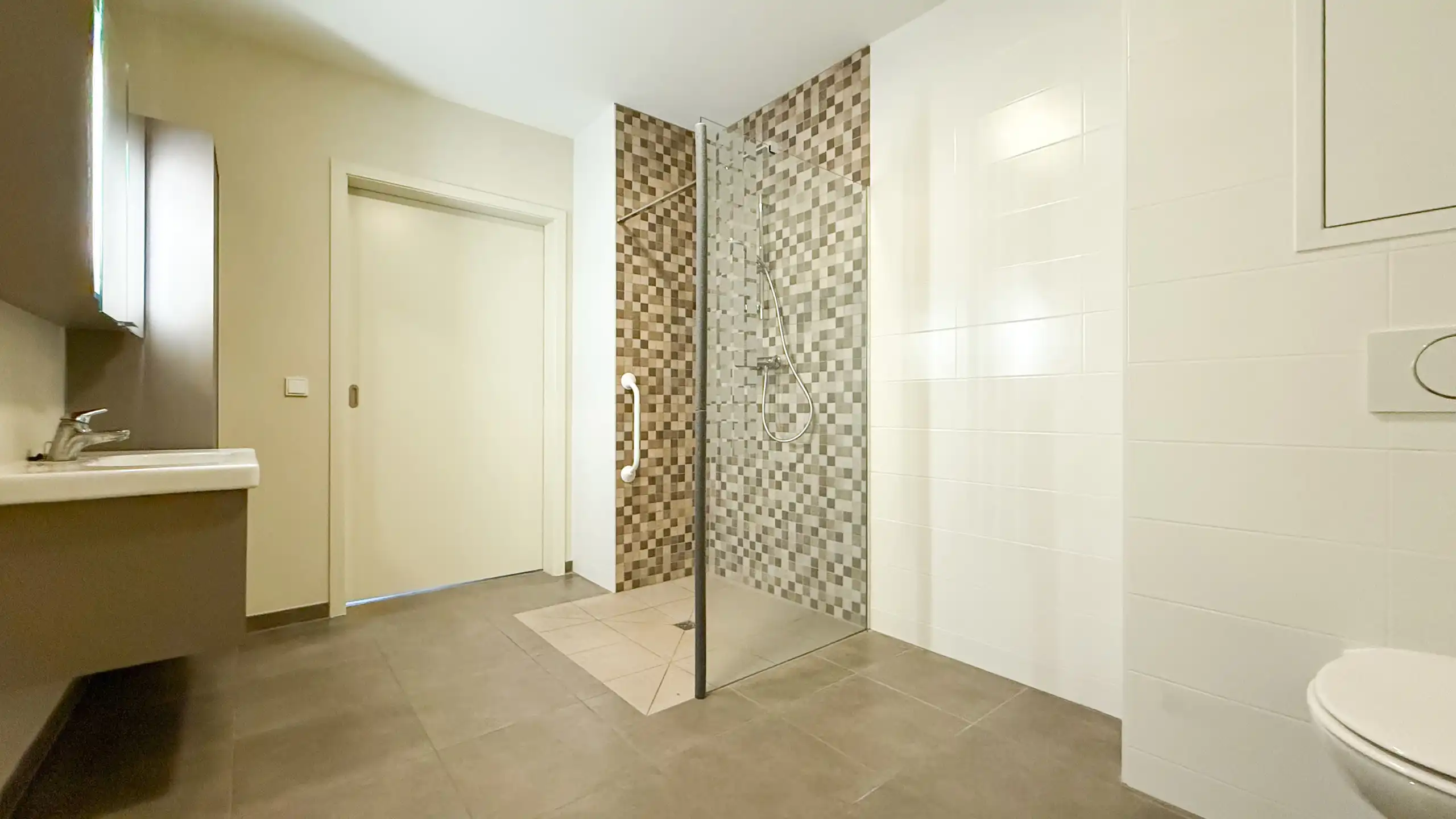 Stijlvol serviceflat met comfort, rust en zekerheid! foto 27
