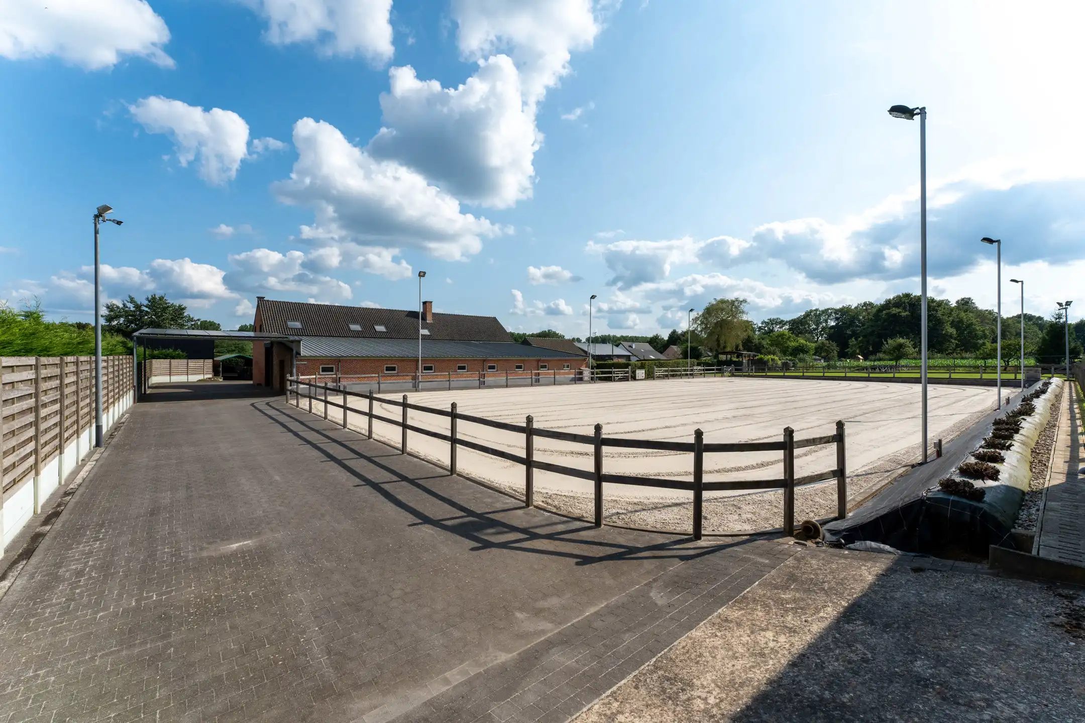 HEUSDEN-ZOLDER - Hoeve met paardenaccommodatie foto 42