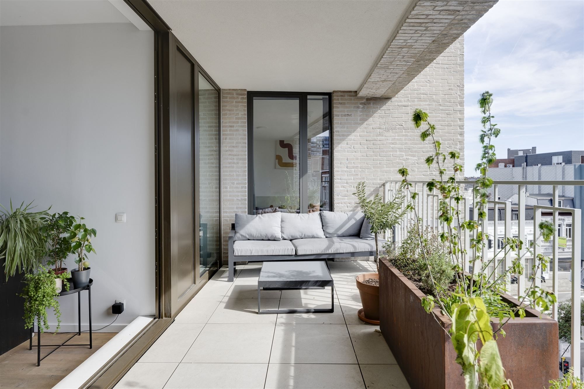 Recent en energiezuinig appartement met ruim terras foto {{pictureIndex}}