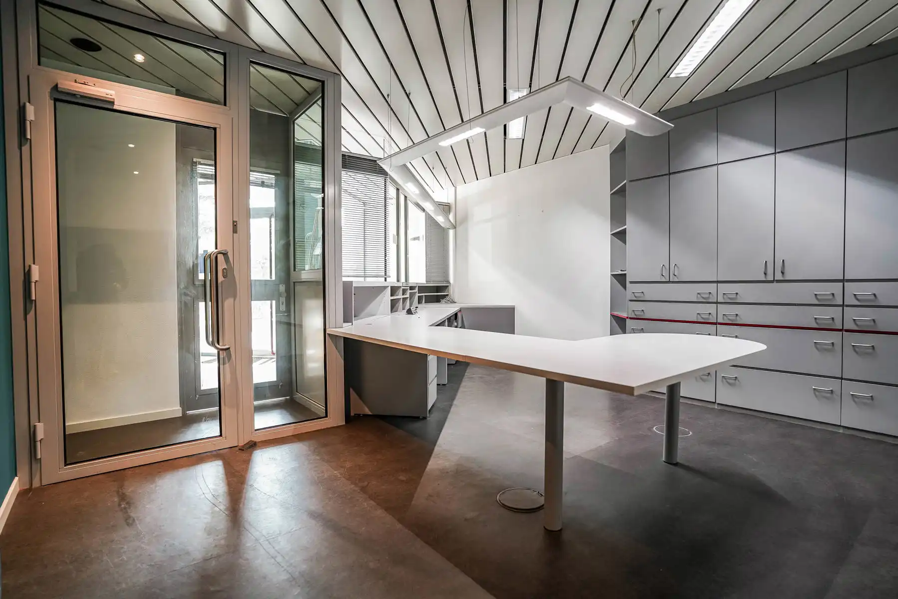 Commercieel gelijkvloers in het hart van Breendonk! foto 4