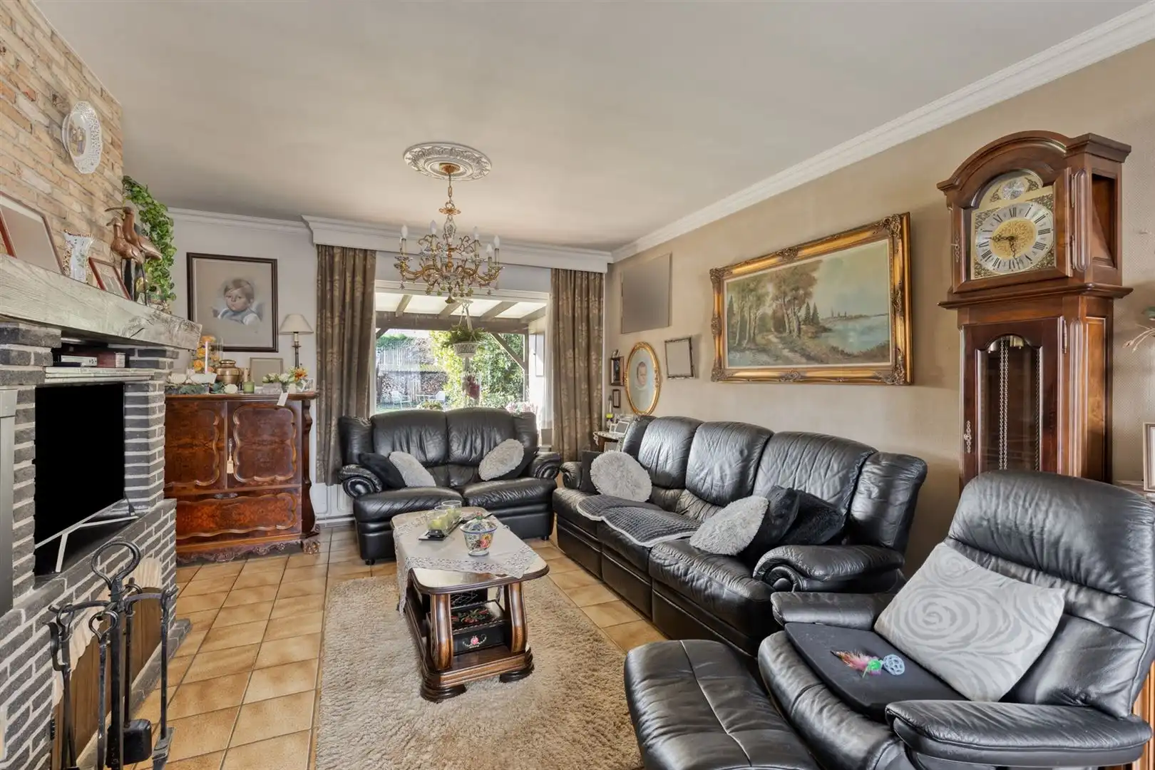 Ruime statige woning in een rustige buurt foto 7