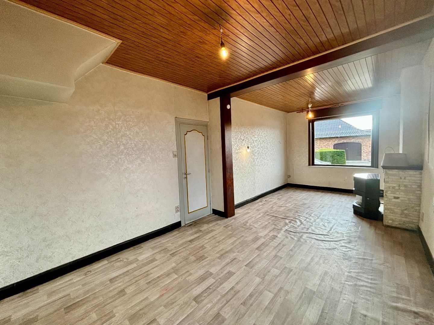 Centrum Ieper, te renoveren alleenstaande woning. Opp: 311m². foto 8