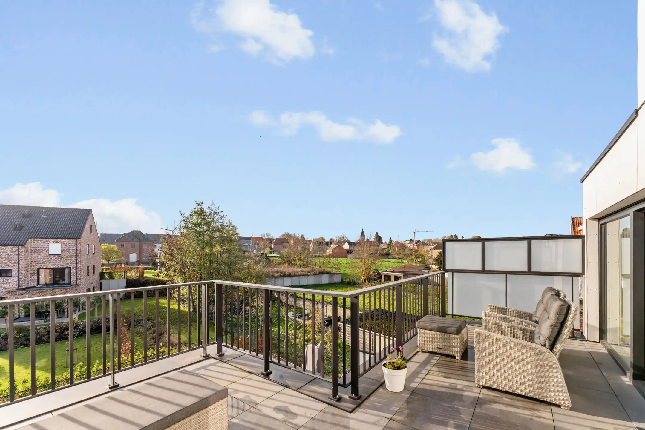 Recent duplex appartement met 2 parkings te Zichen foto 8