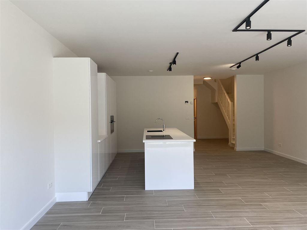 Moderne nieuwbouwwoning in rustige doodlopende straat. foto 7
