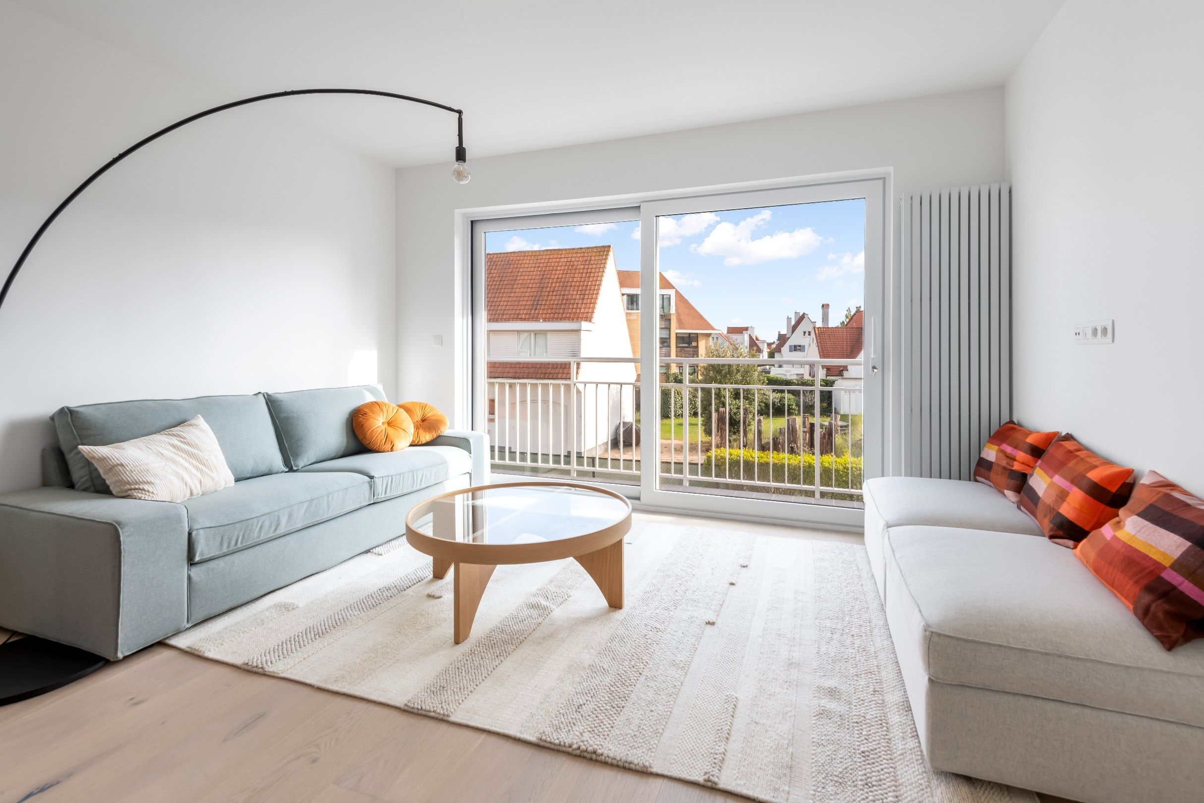 Zuidgericht hoekappartement in villa residentie met open zicht gelegen op 100 meter van de Zeedijk foto {{pictureIndex}}