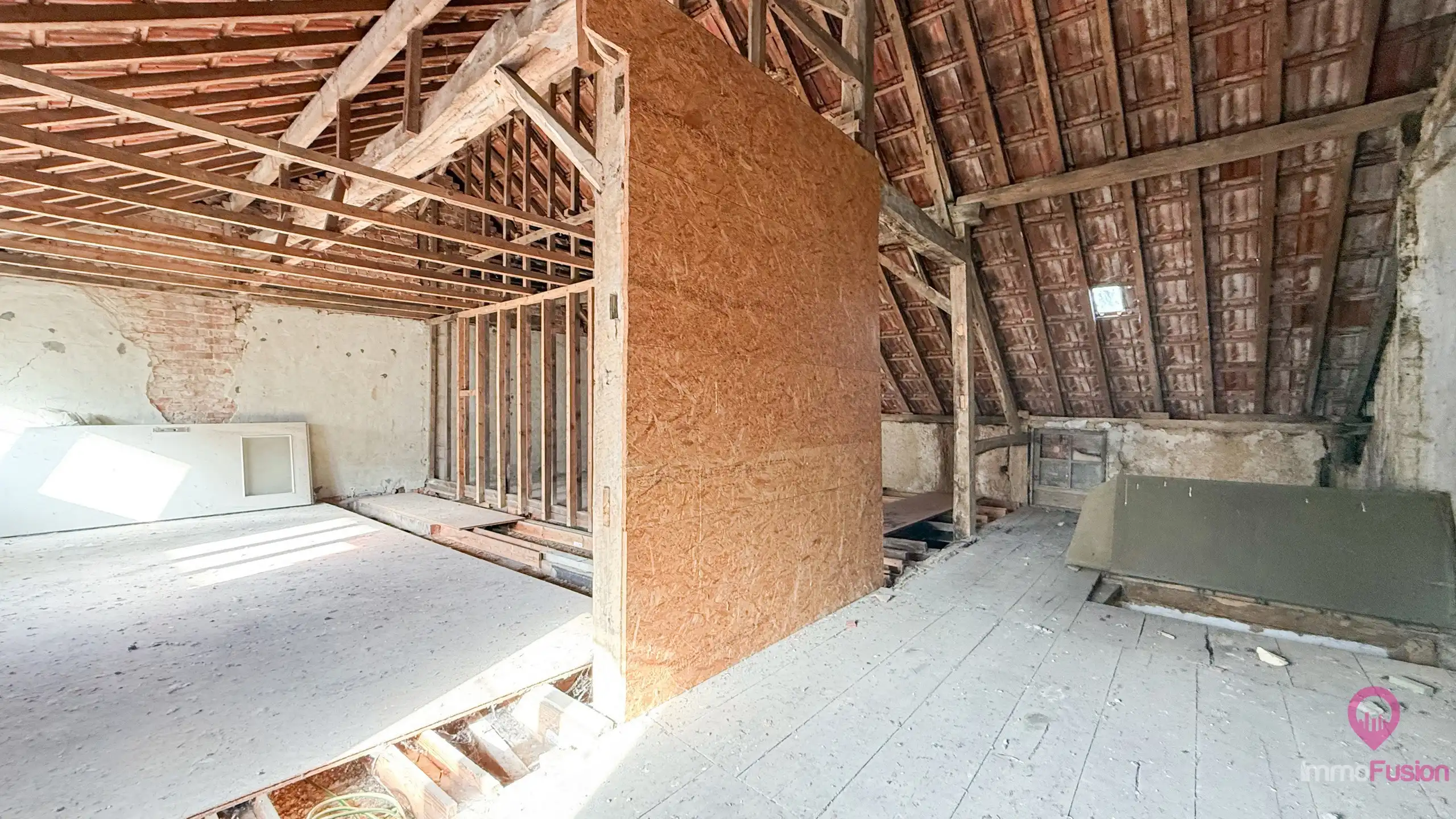 Te renoveren woning gelegen op een doodlopende straat! foto 22