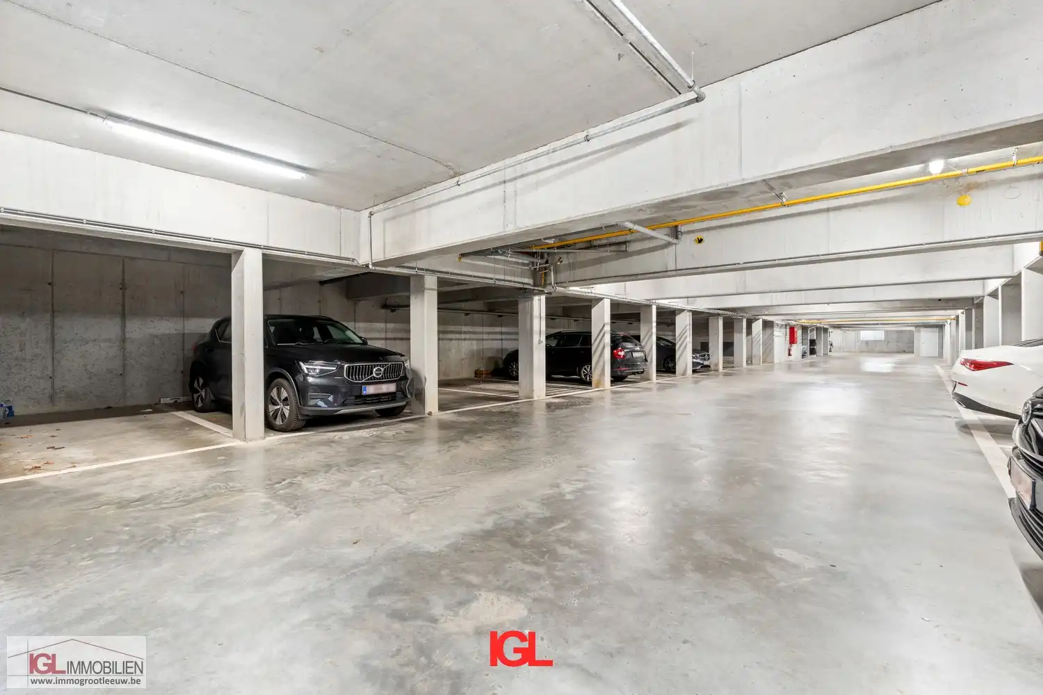 Ruim duplexappartement met 5 slaapkamers, een zonnig terras & 2 staanplaatsen foto 22