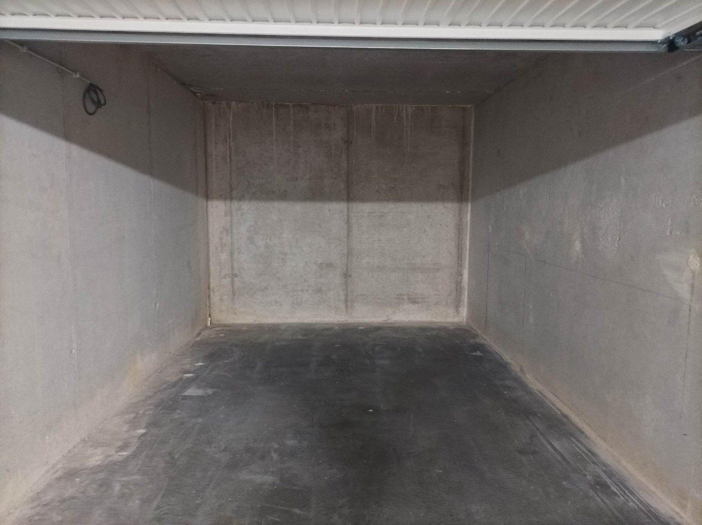 Gesloten garagebox op centrale ligging foto 2
