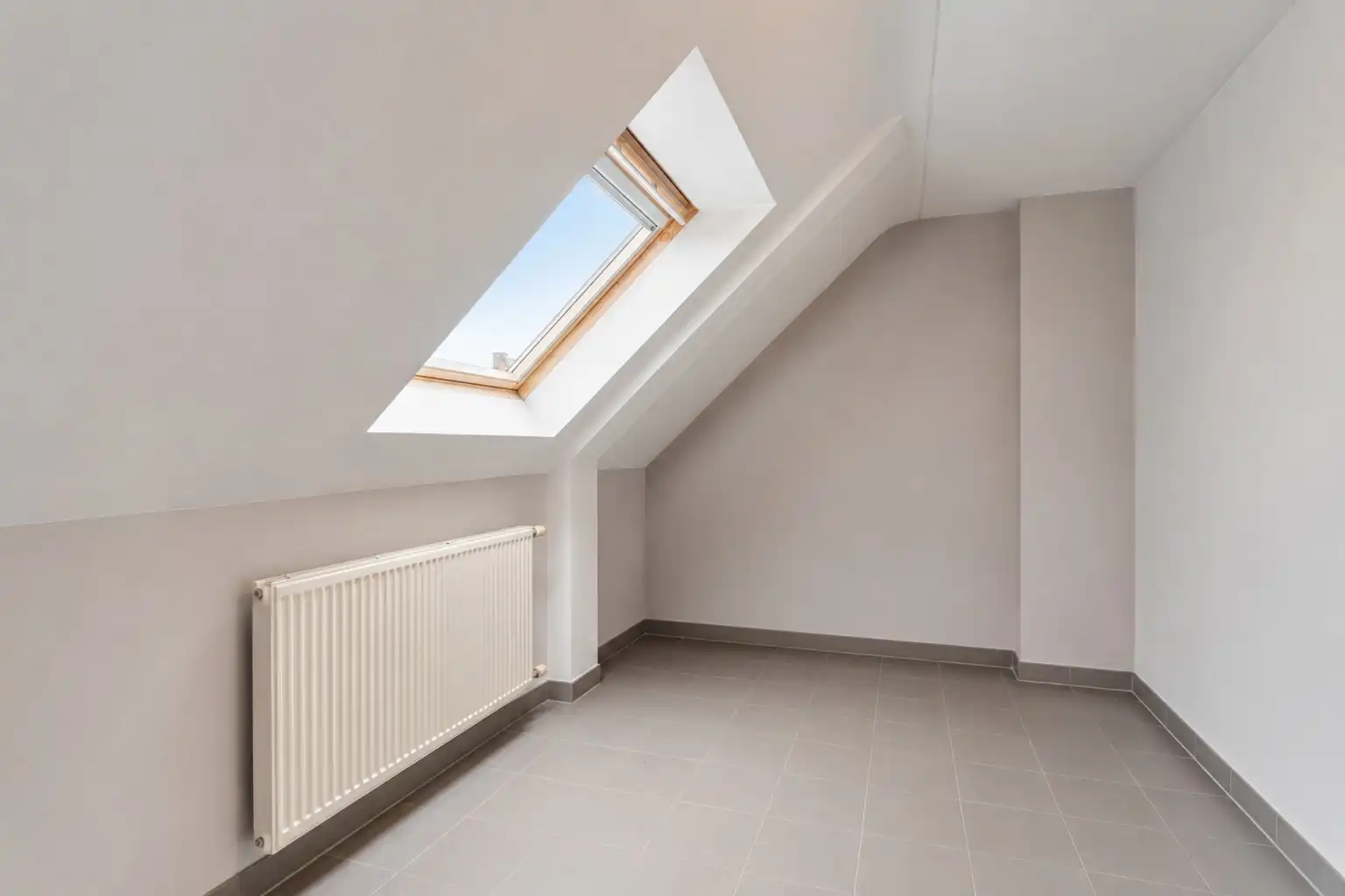 Appartement met 3 of 4 slaapkamers nabij het centrum. foto 8