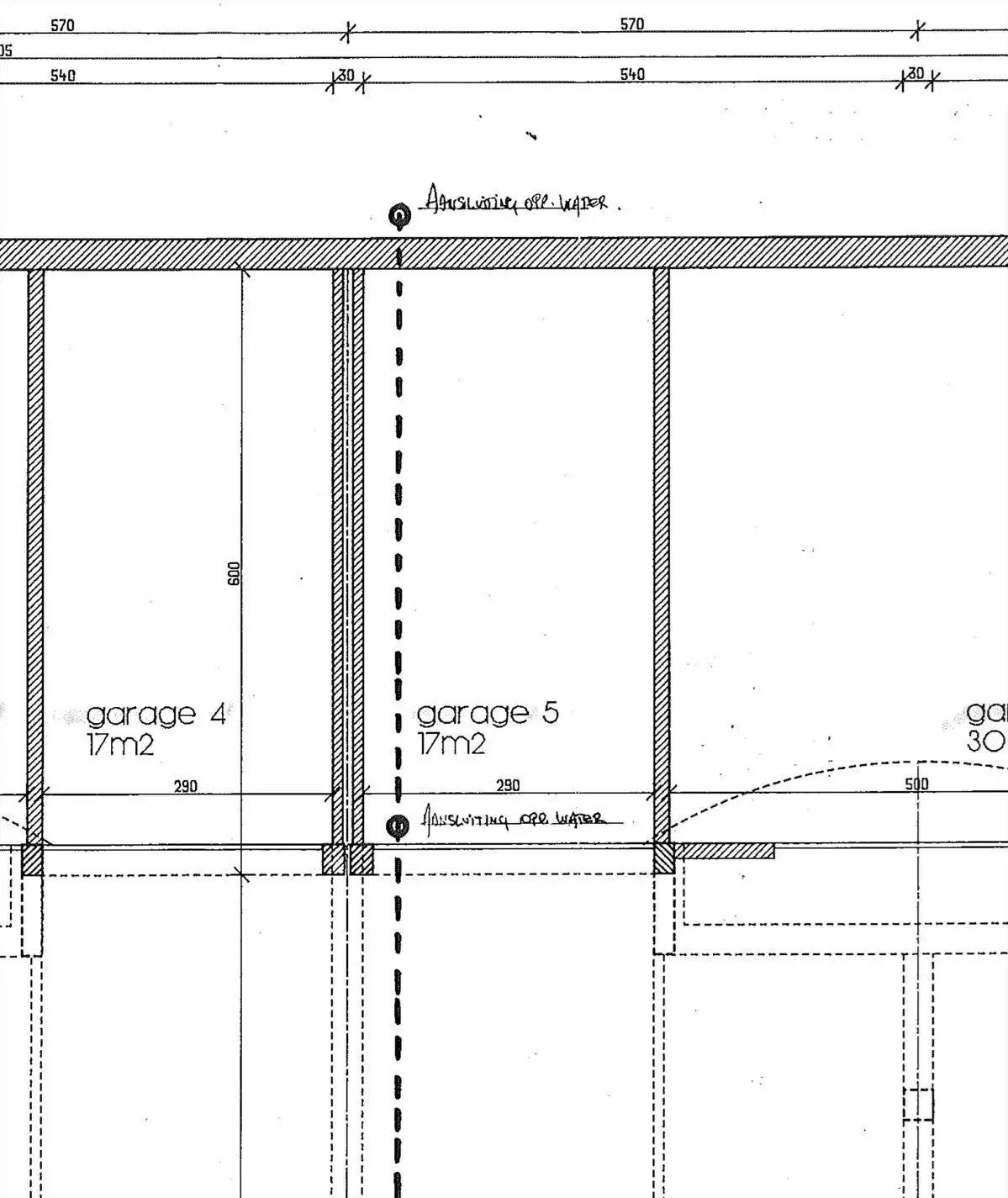 Ruime garagebox nabij de Grote Markt foto 2