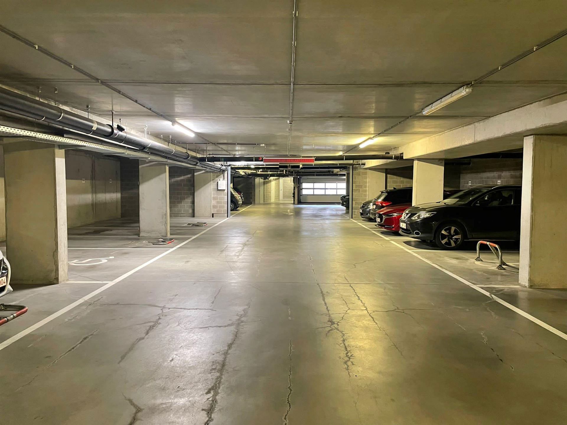 Staanplaats in kelderverdieping foto 2