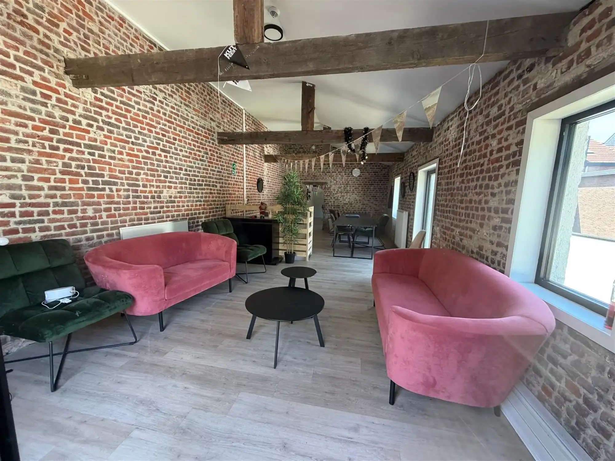 Studentenkamer privatief sanitair met groene tuin foto 5