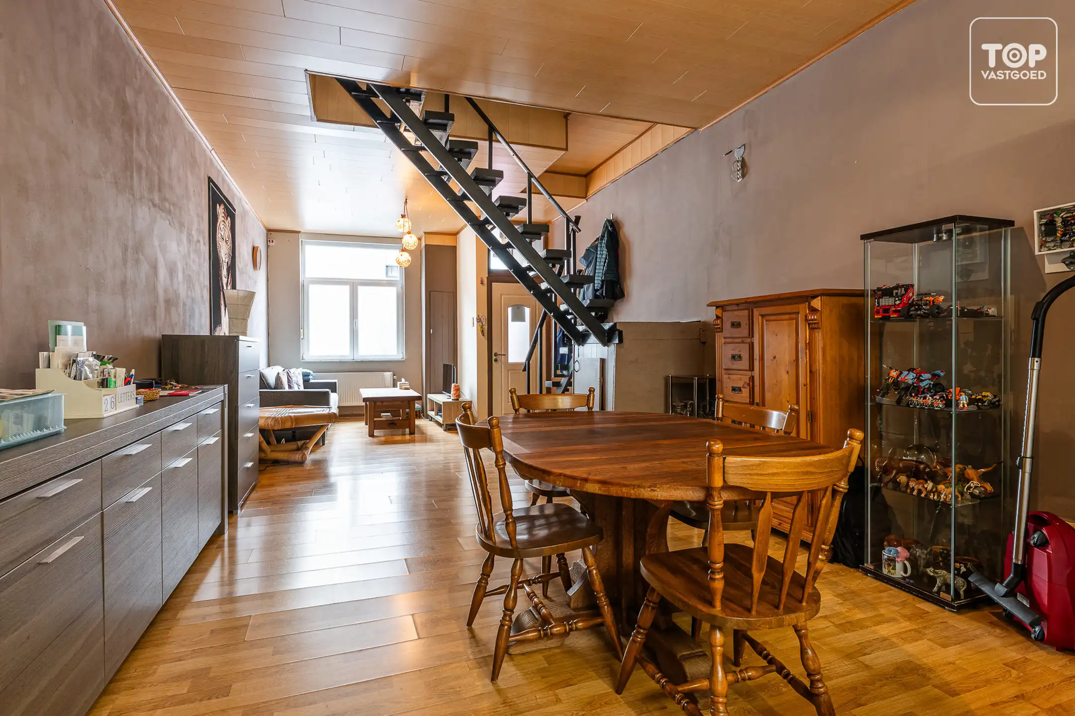 Ruime gezinswoning met 4 slaapkamers nabij het Tondelierpark foto 4