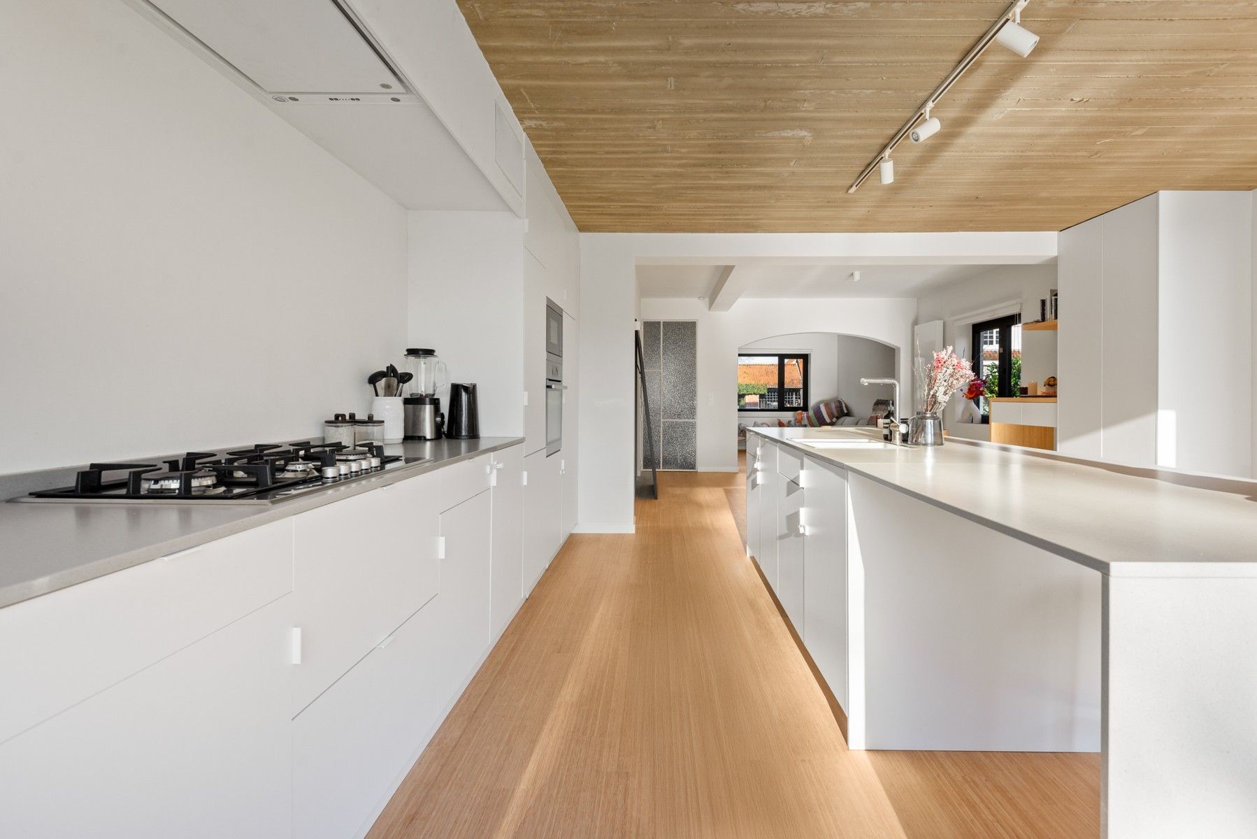 Recent gerenoveerde woning met hoogwaardige afwerking foto 9