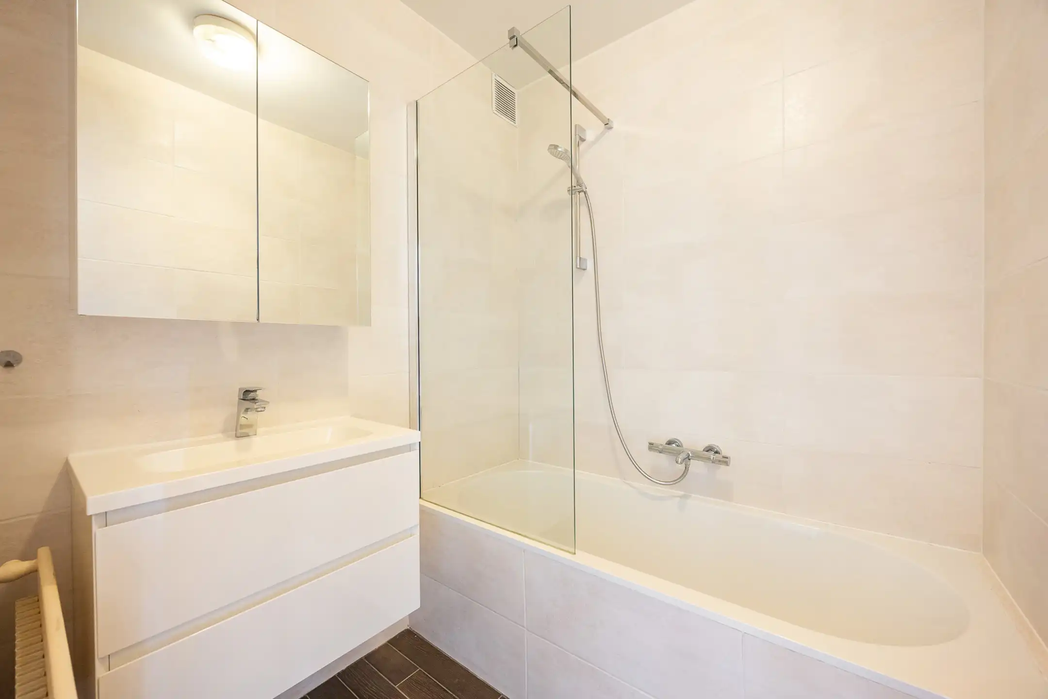 Handelsruimte met instapklaar duplex app nabij Grote Markt. foto 20