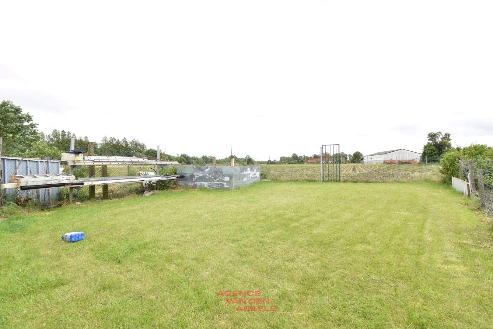 Op te frissen rijwoning met 3 slaapkamers en  fantastische tuin  foto 16