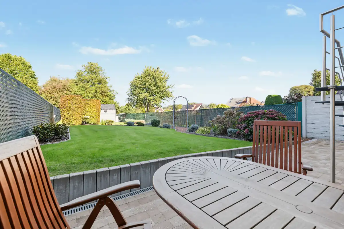 Ruime gezinswoning met 265 m² woonoppervlakte, dubbele garage en prachtige tuin foto 3