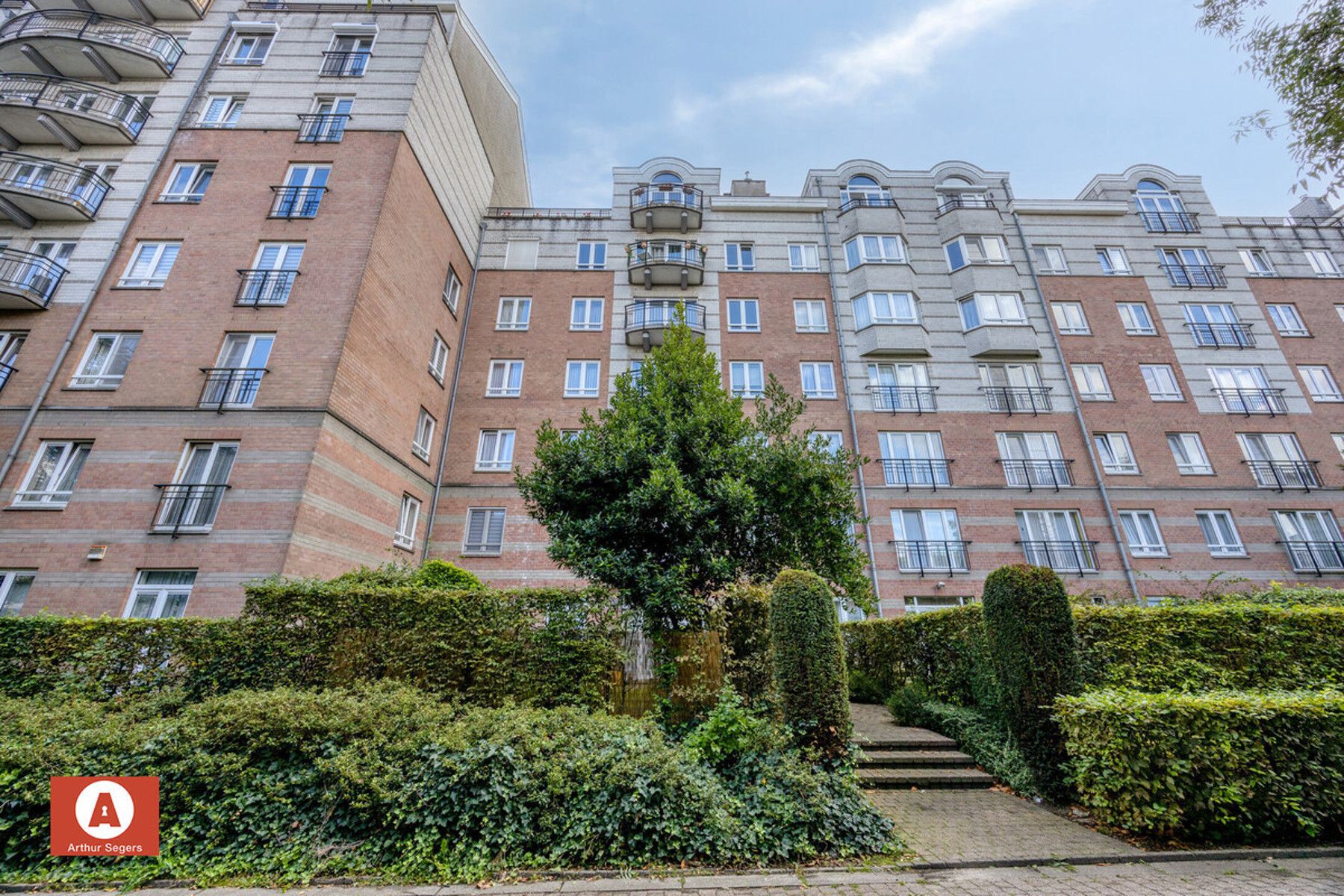 Instapklaar en energiezuinig appartement op toplocatie foto {{pictureIndex}}