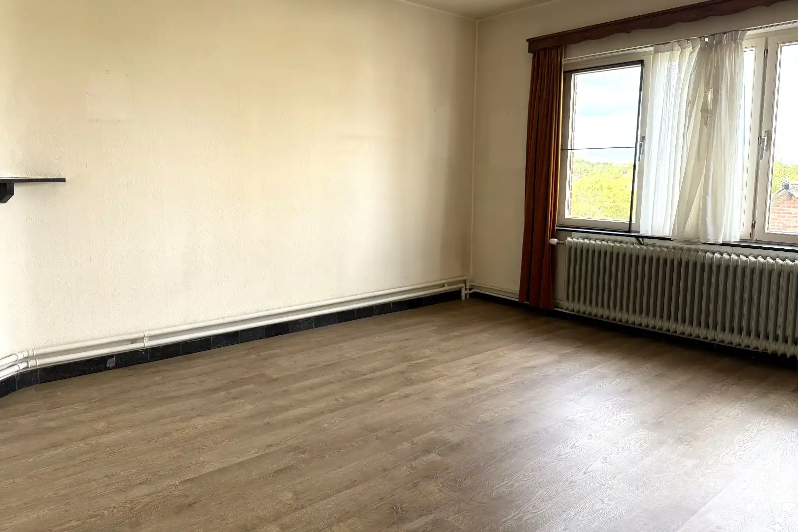 Ruime woning met vrijstaande garage en diepe tuin - rustig gelegen in stadsrand Tongeren foto 9