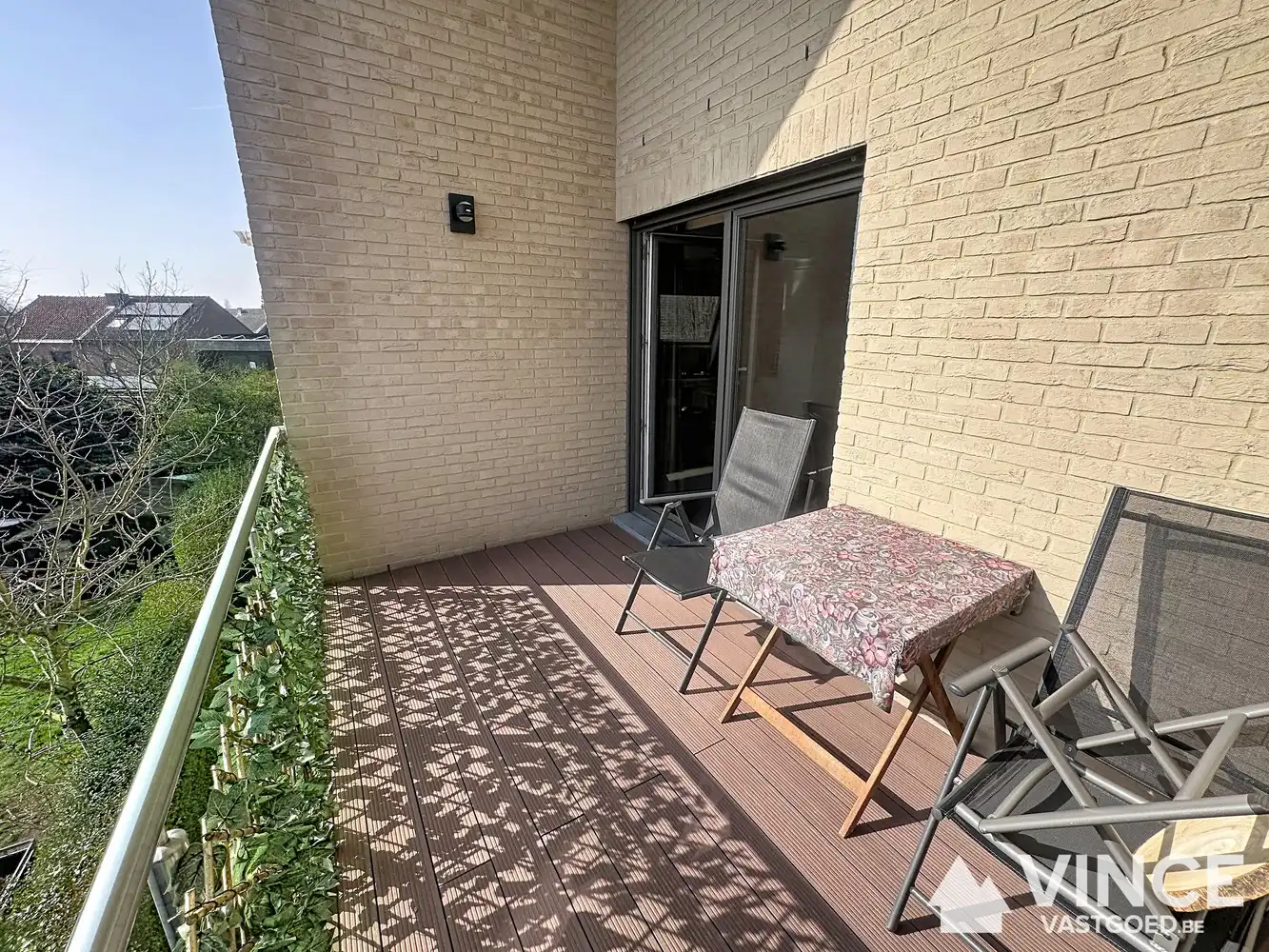 Ruim twee-slaapkamerappartement  met zonnig terras foto 13